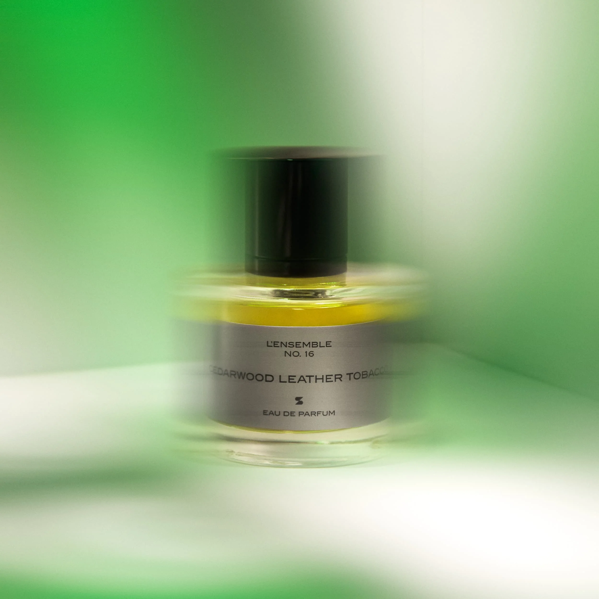 L’ensemble Nº16 Cedarwood Leather Tobacco - Image 4