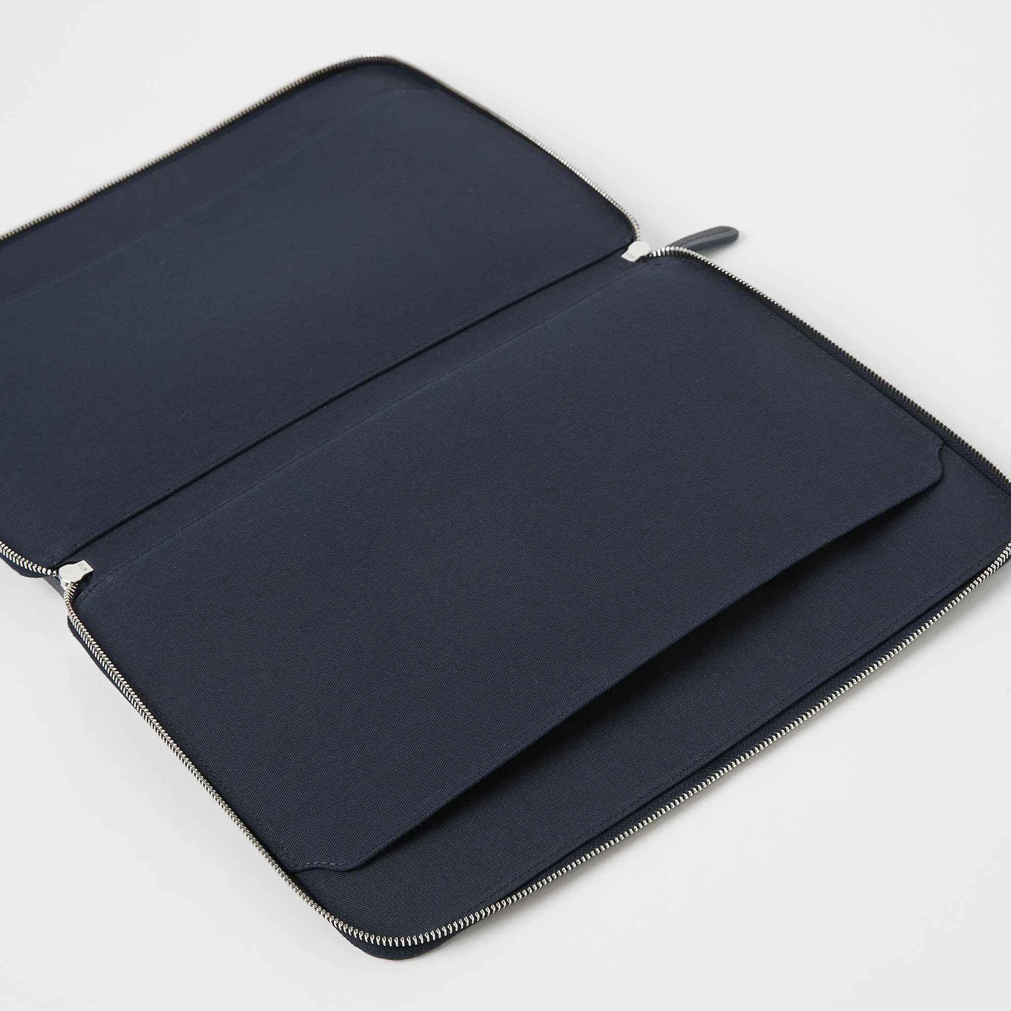 Full-Grain Leather Laptop Case - Image 10