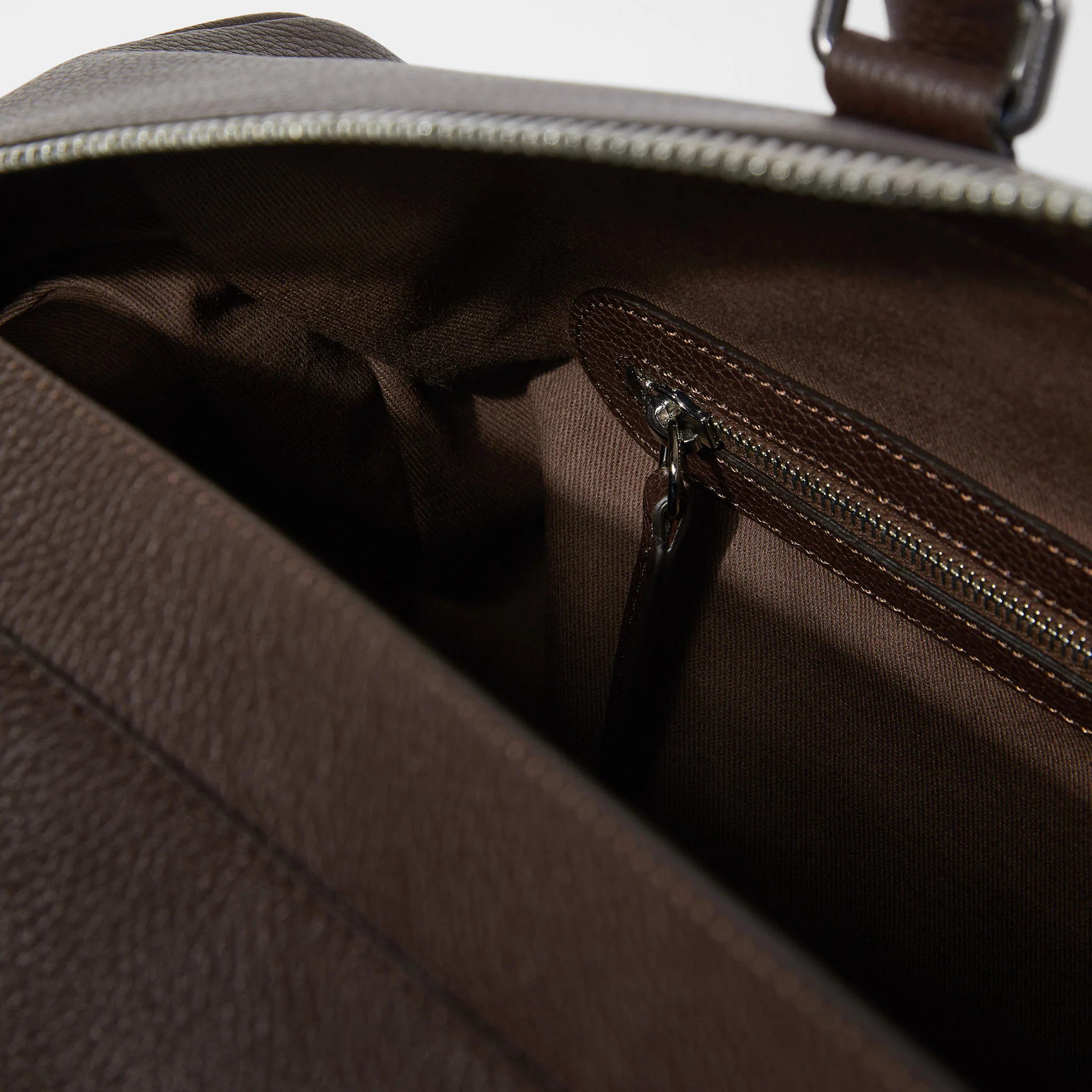 Full-Grain Leather Weekend Bag - Image 5
