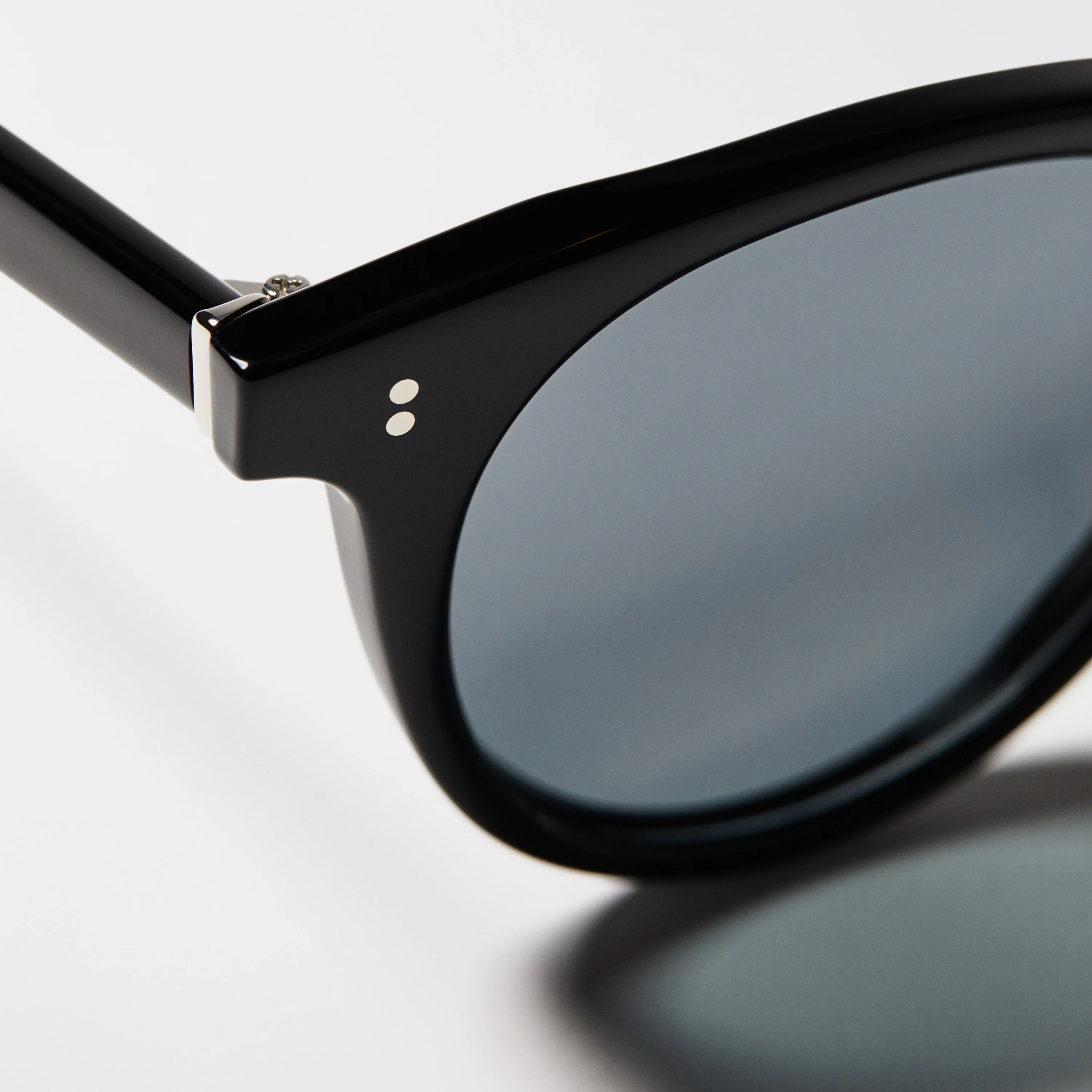 Illetes Round Acetate Sunglasses - Image 8