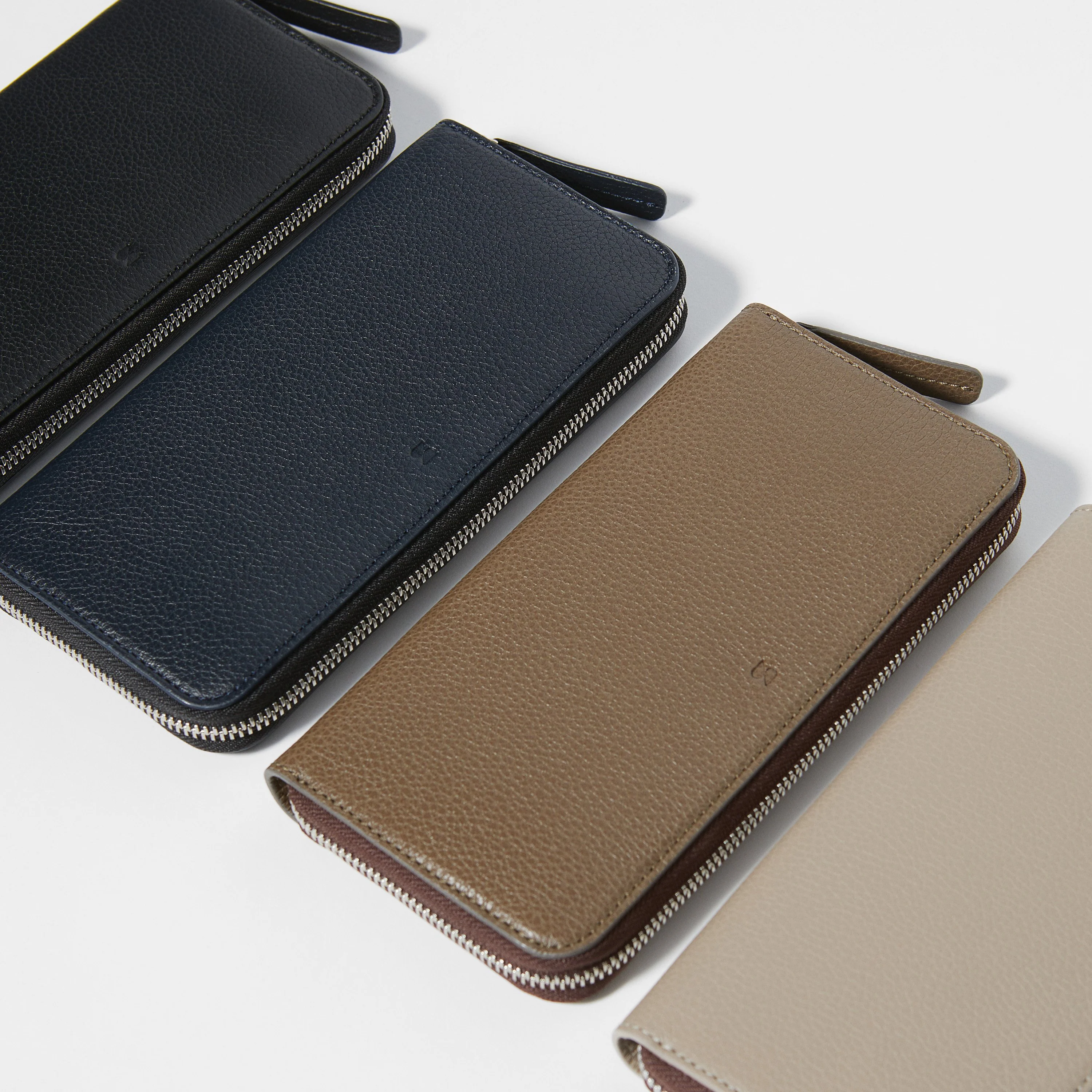 Large Full-Grain Leather Wallet - Image 7
