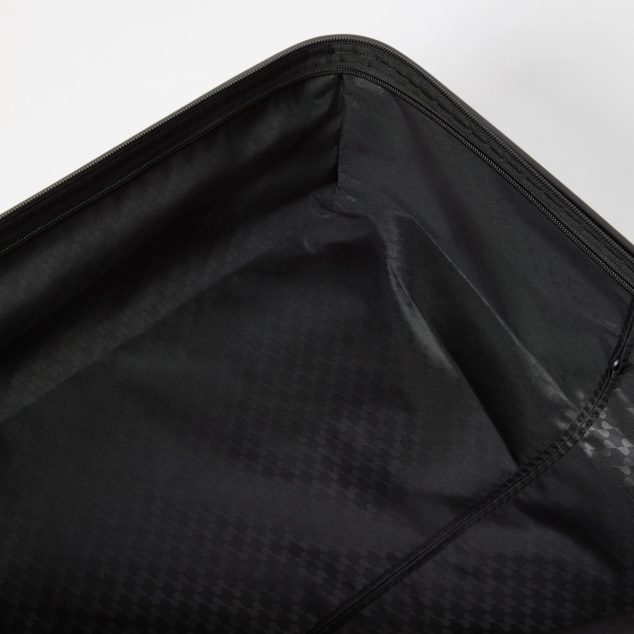 Lightweight Classic Large Check In Suitcase - Image 7