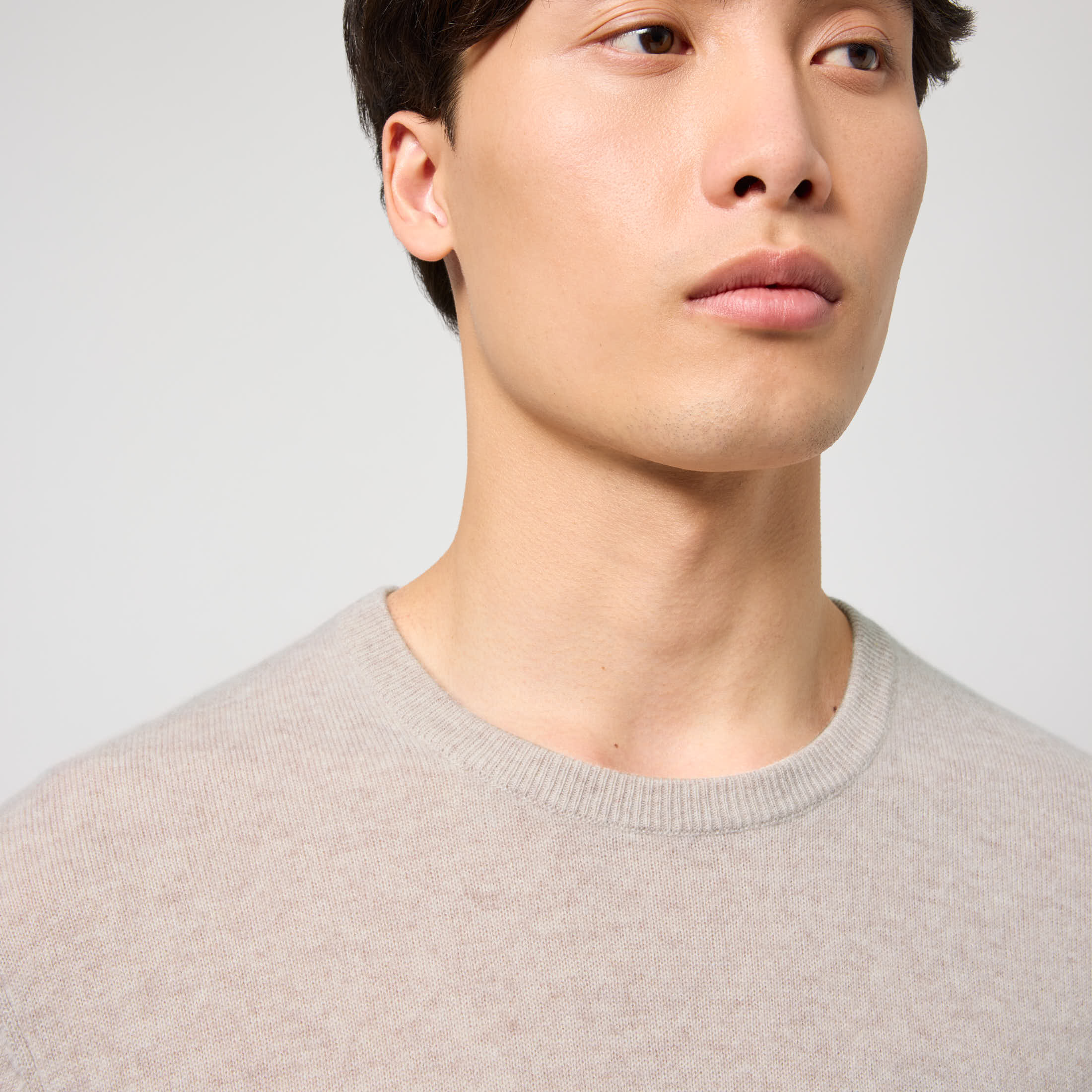 Men's Cashmere Crewneck Sweater - Image 12