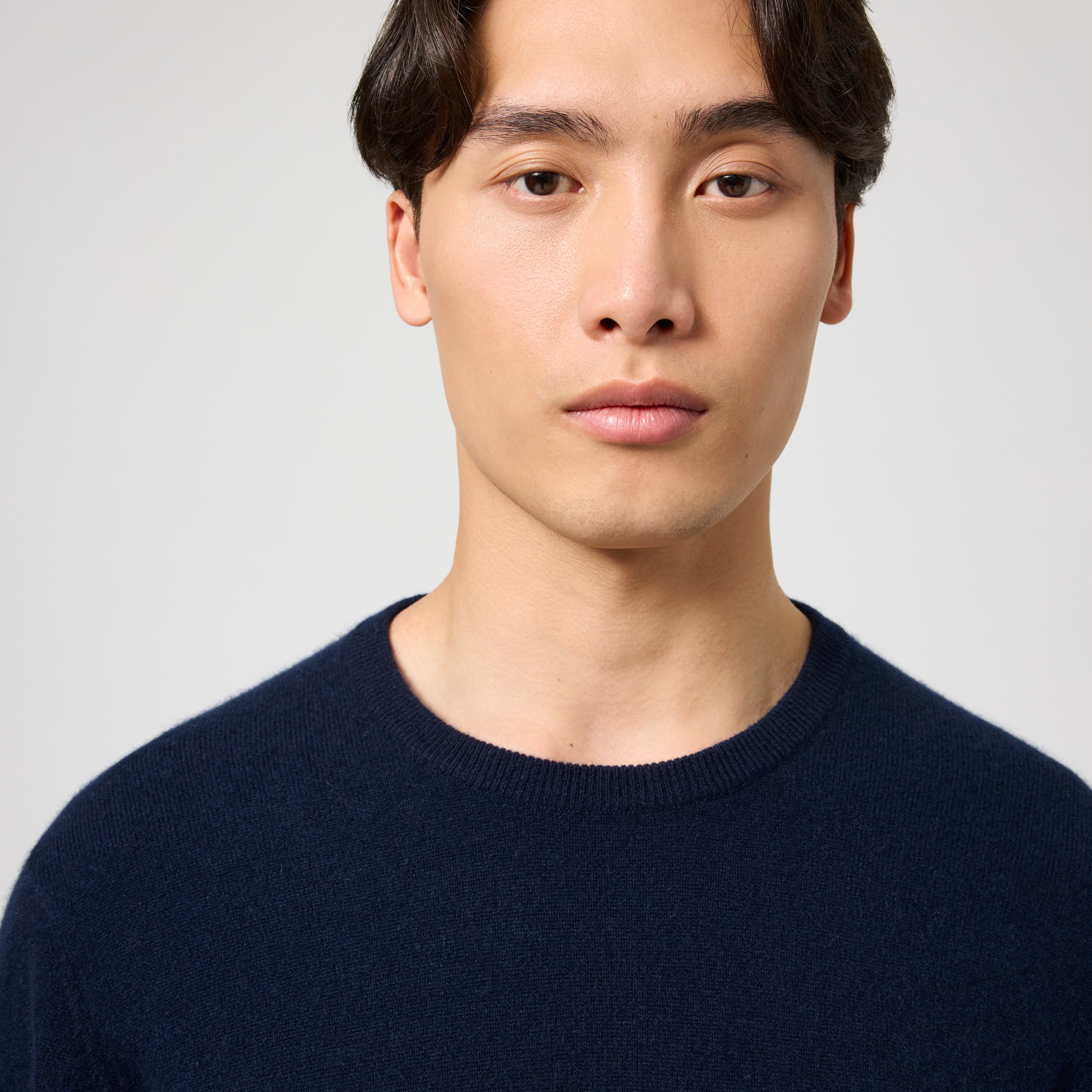 Men's Cashmere Crewneck Sweater - Image 18