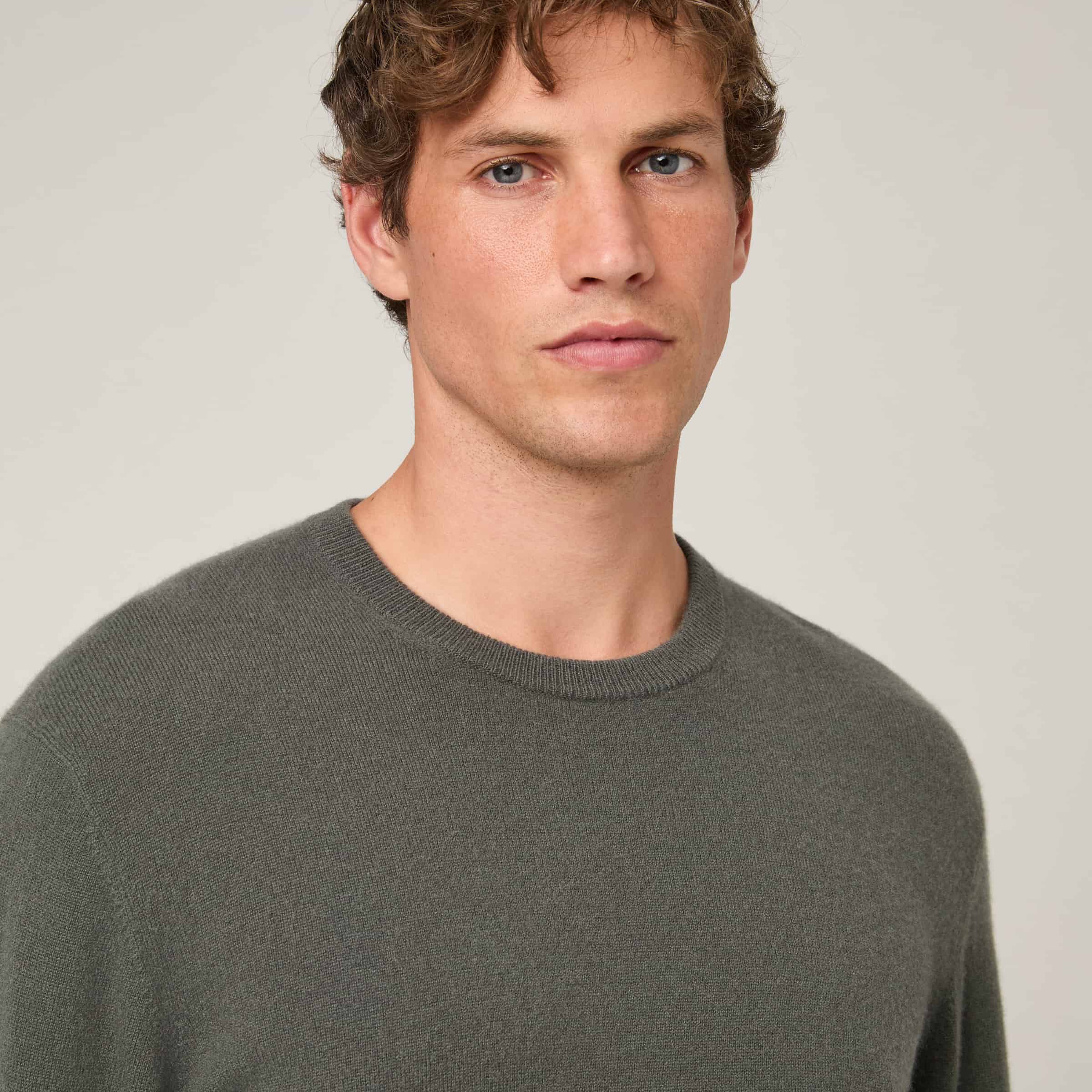 Men's Cashmere Crewneck Sweater - Image 6