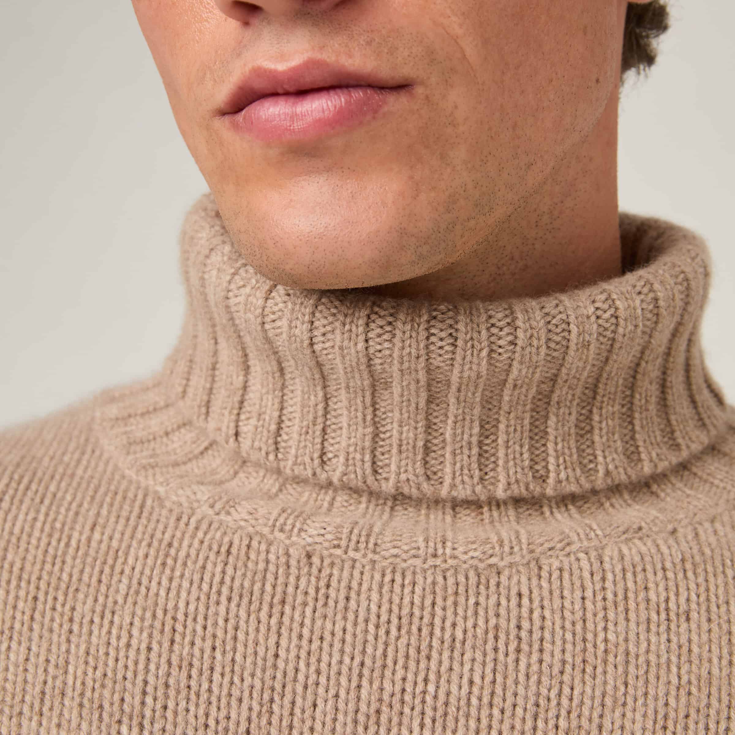 Men's Heavy Wool-Cashmere Roll Neck Sweater - Image 15