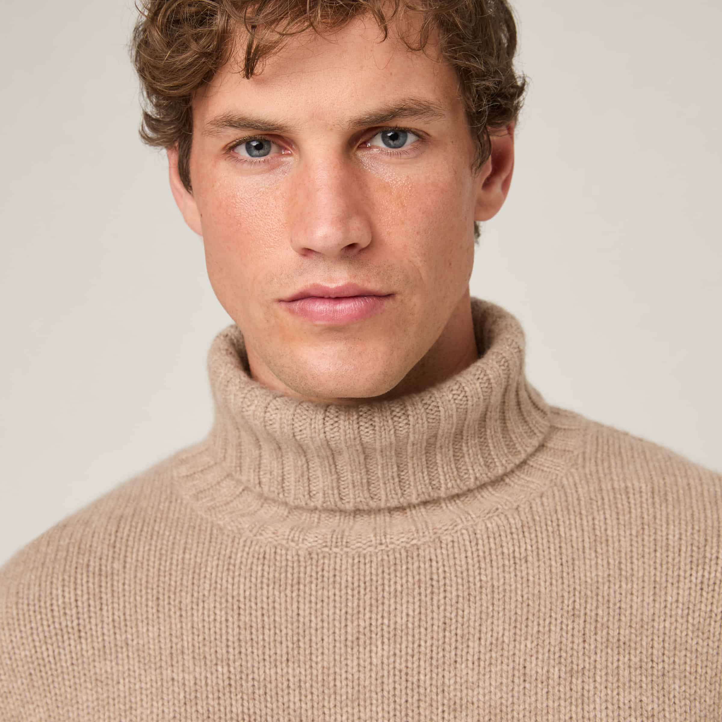 Men's Heavy Wool-Cashmere Roll Neck Sweater - Image 16
