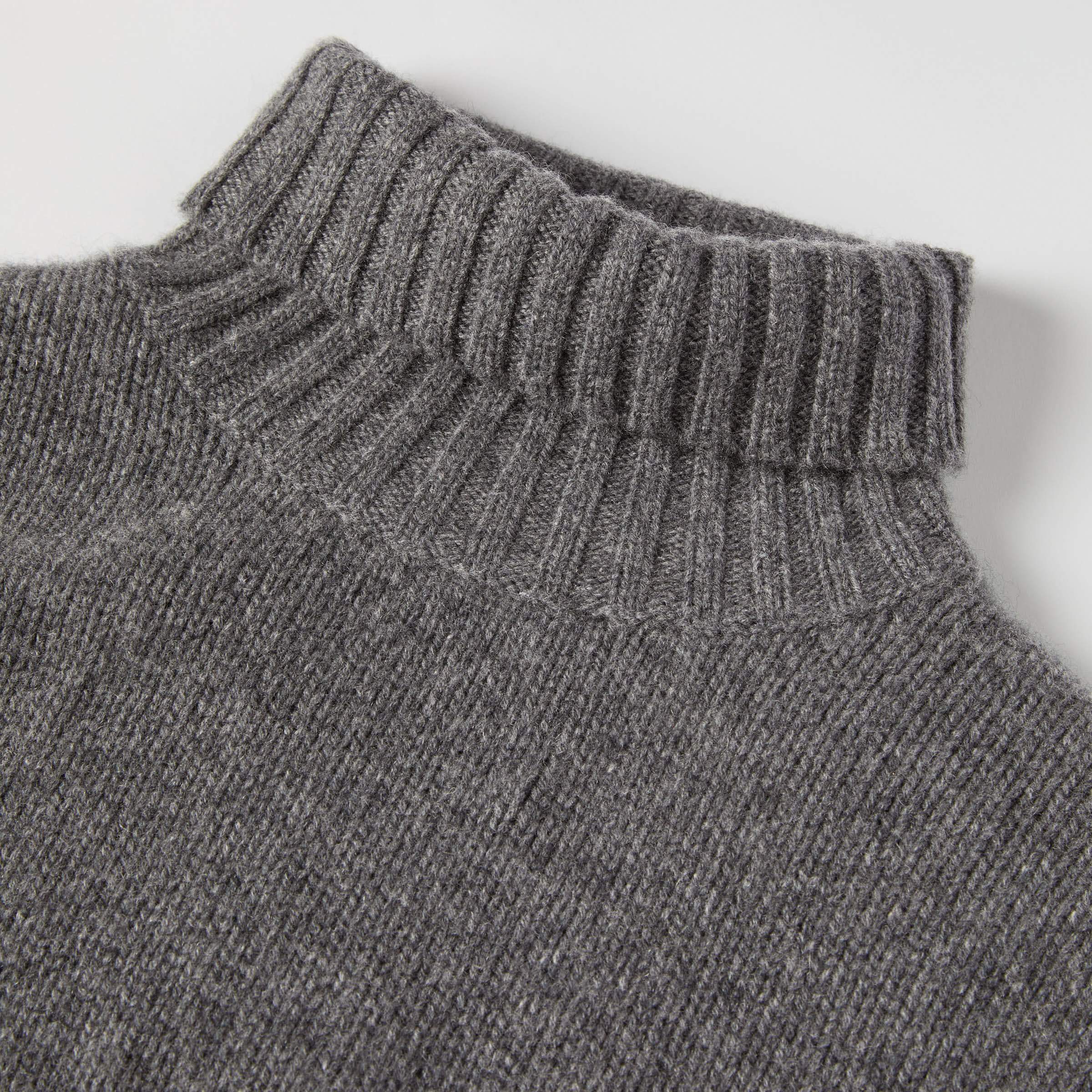 Men's Heavy Wool-Cashmere Roll Neck Sweater - Image 8