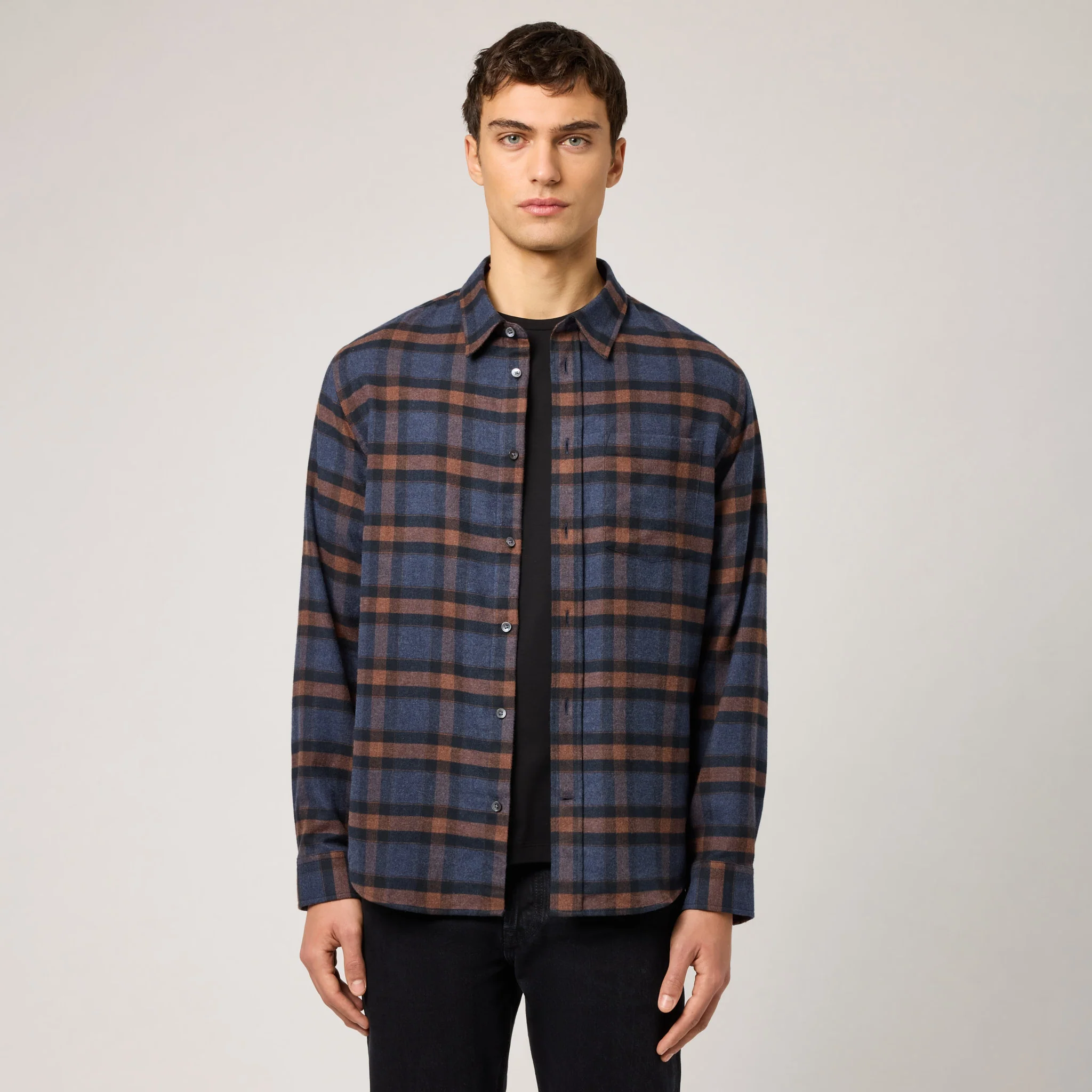 Men's Relaxed Cotton Flannel Shirt - Image 13