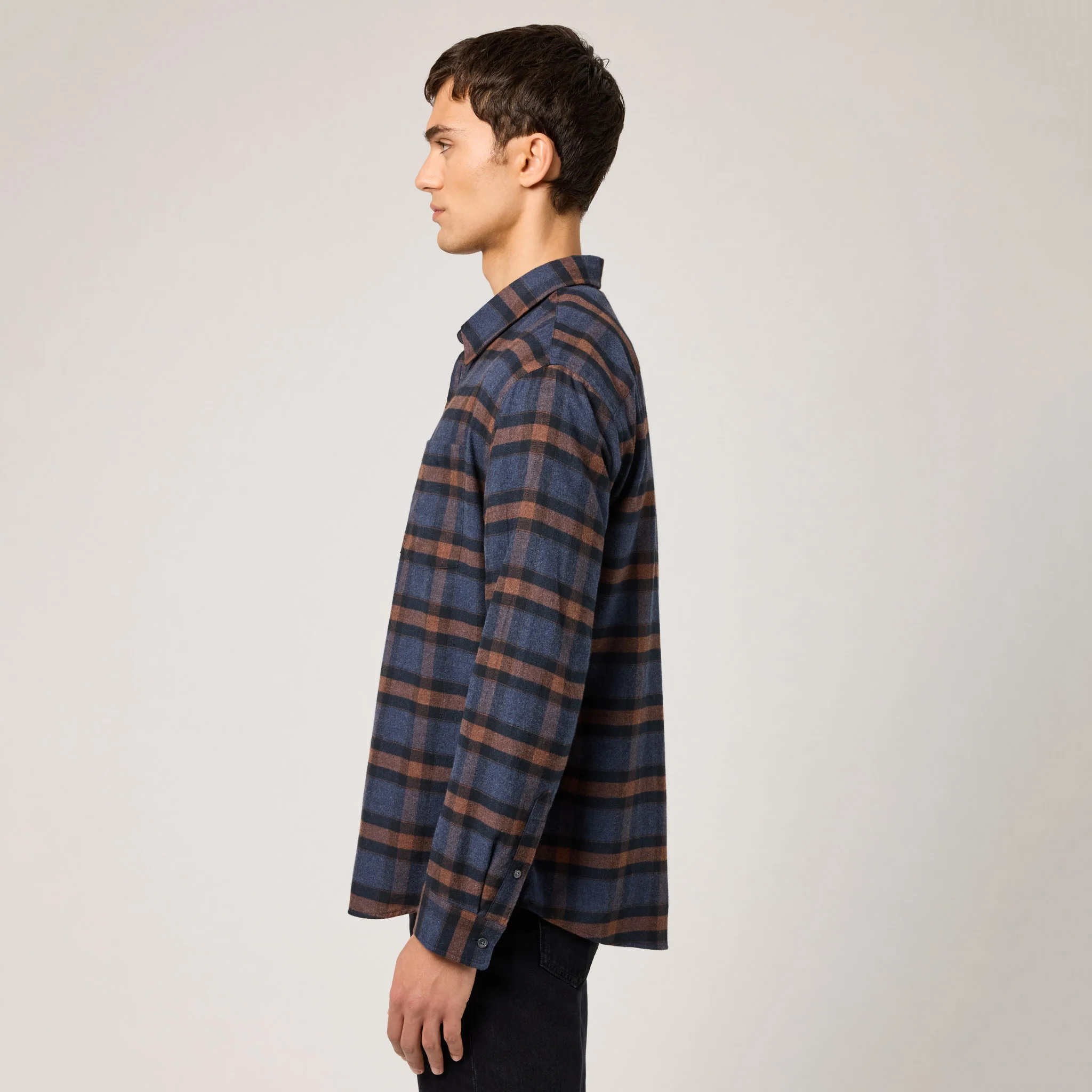 Men's Relaxed Cotton Flannel Shirt - Image 14