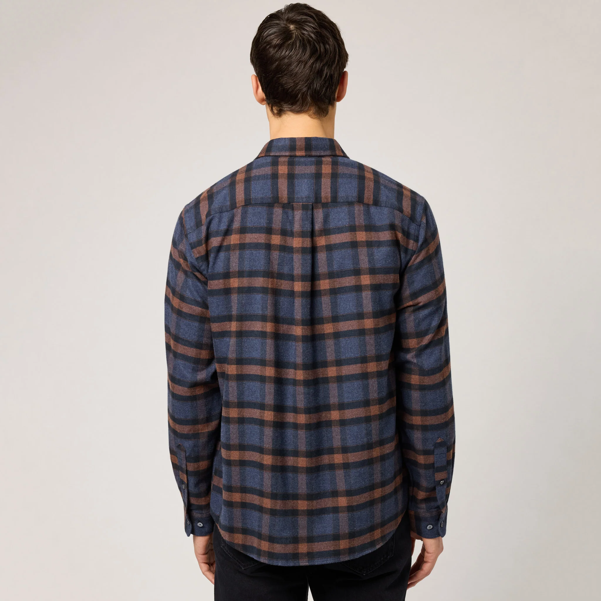 Men's Relaxed Cotton Flannel Shirt - Image 15