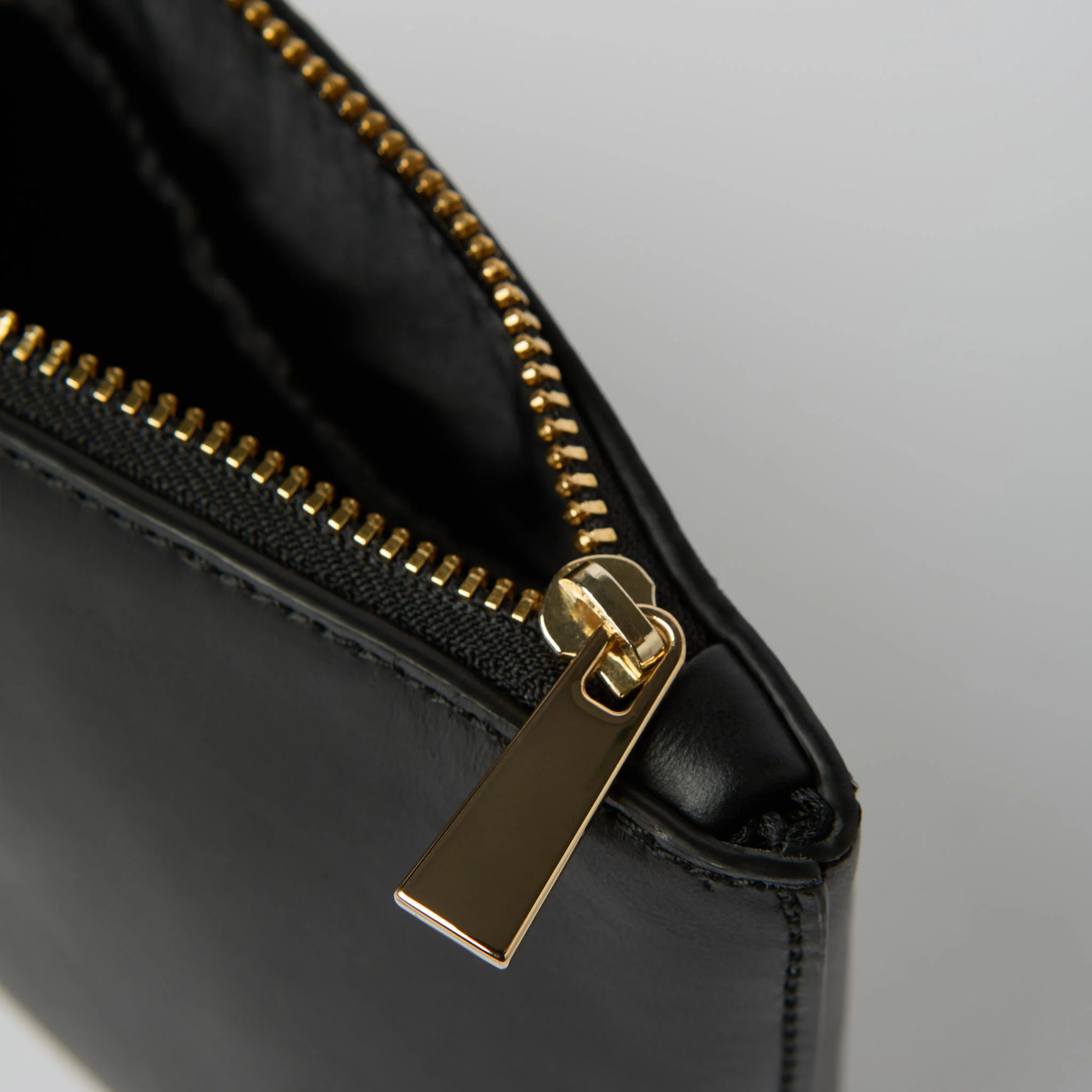 Nappa Leather Beauty Bag - Image 13