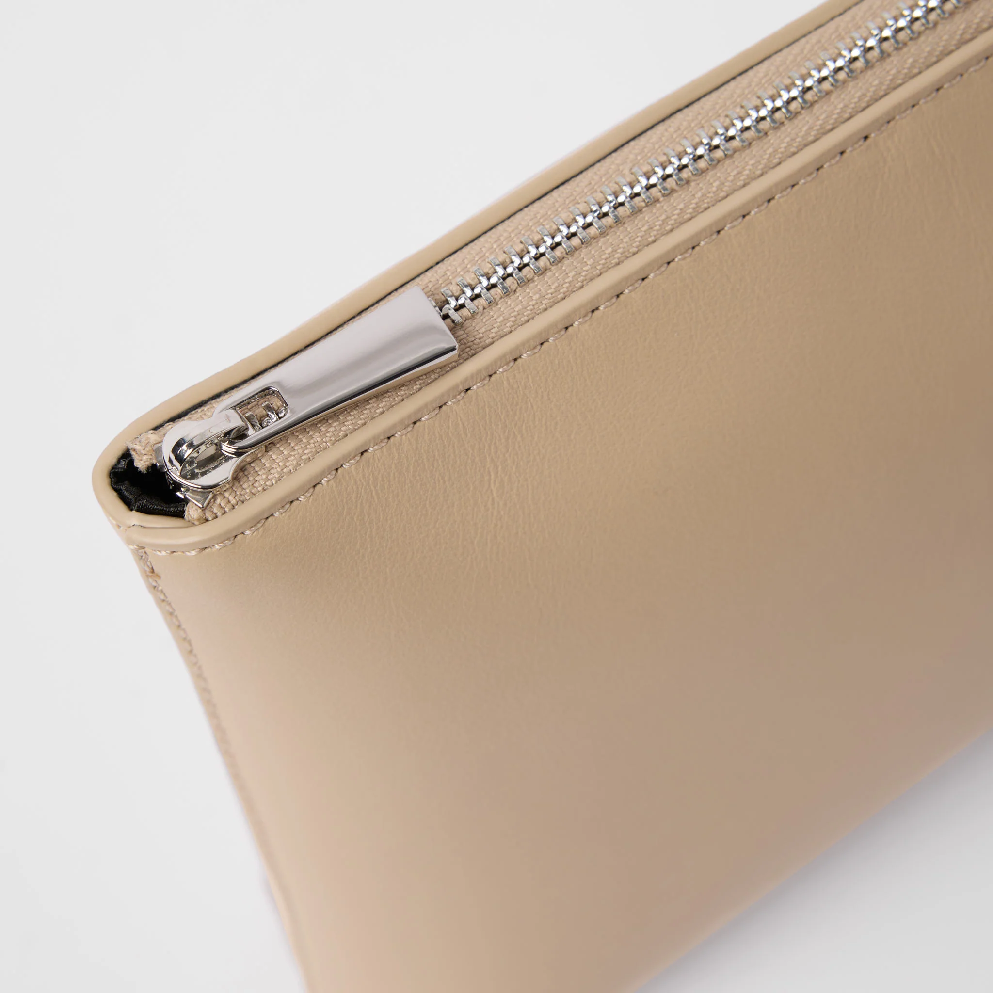 Nappa Leather Beauty Bag - Image 3