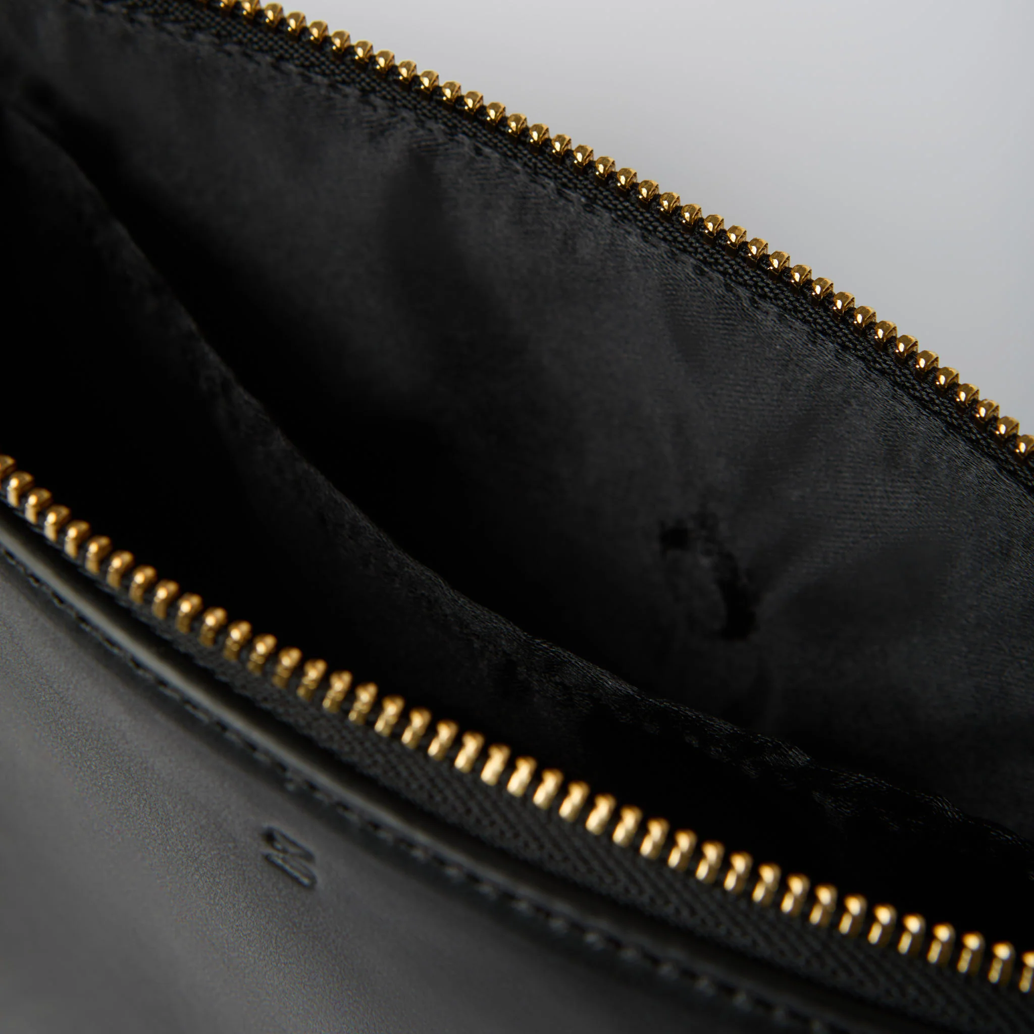 Nappa Leather Beauty Bag - Image 7