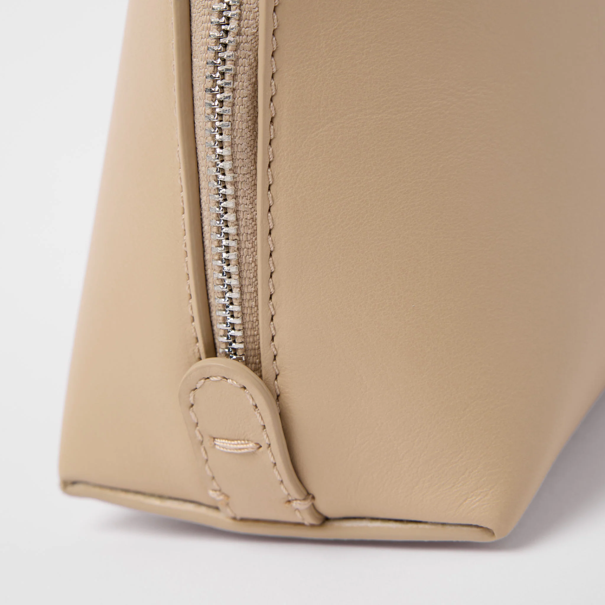 Nappa Leather Toiletry Bag - Image 10