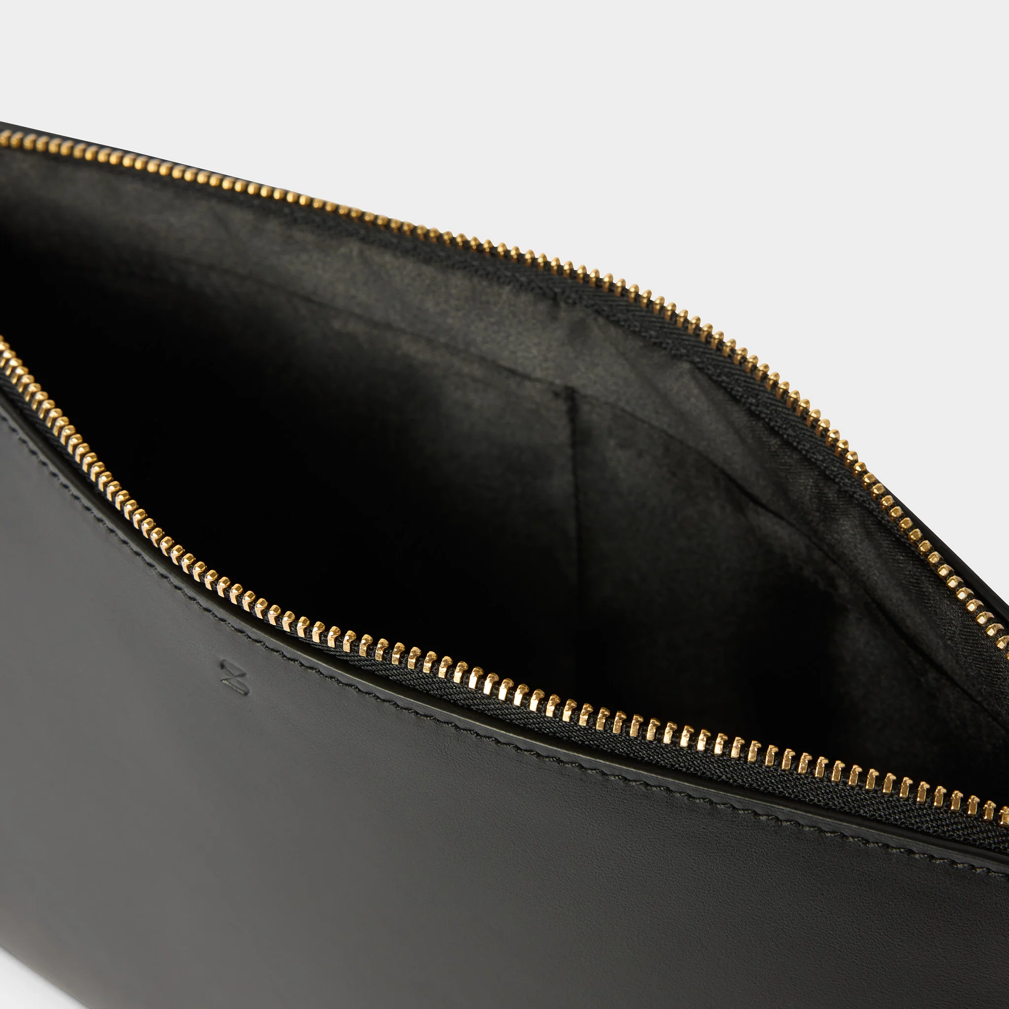 Nappa Leather Toiletry Bag - Image 3