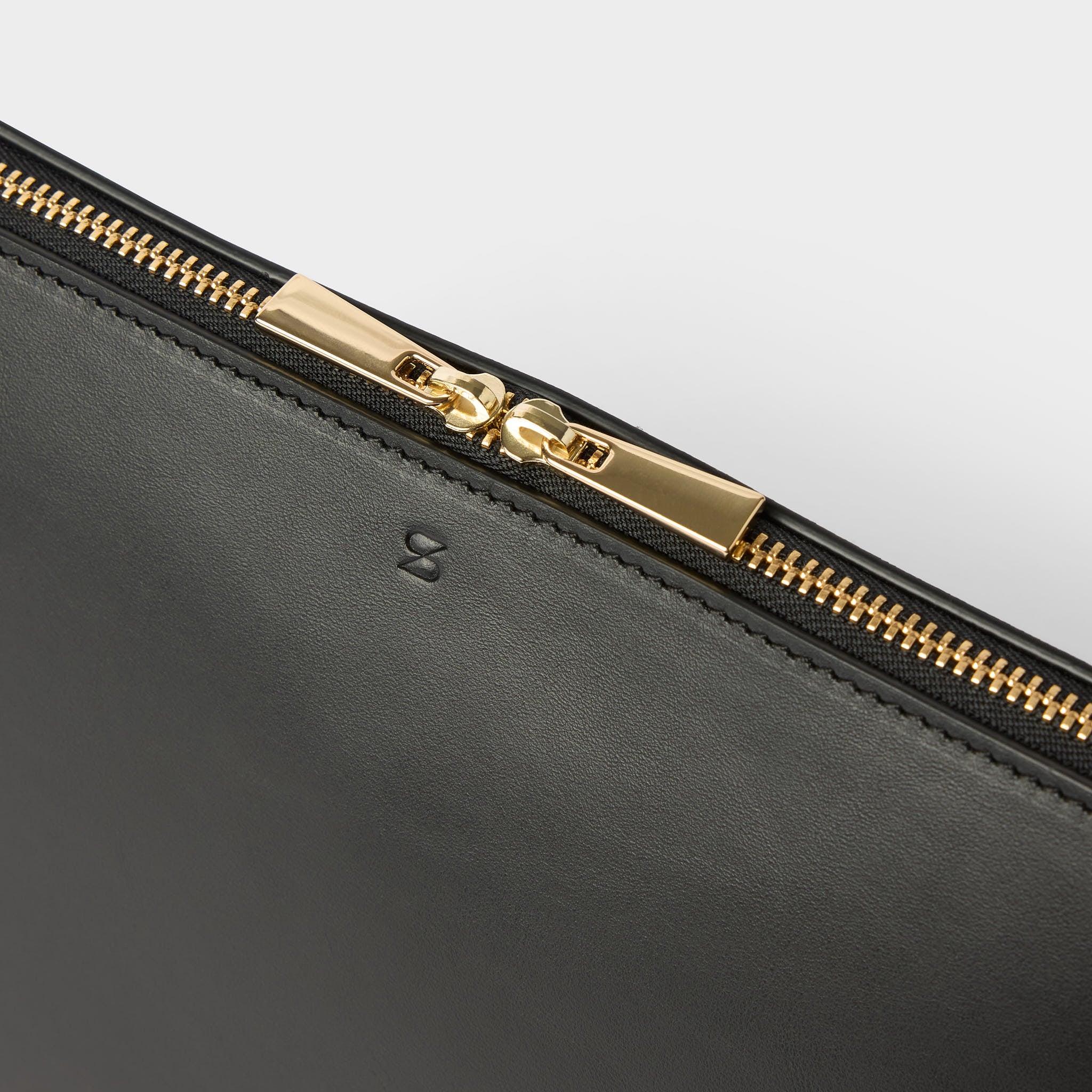 Nappa Leather Toiletry Bag - Image 4