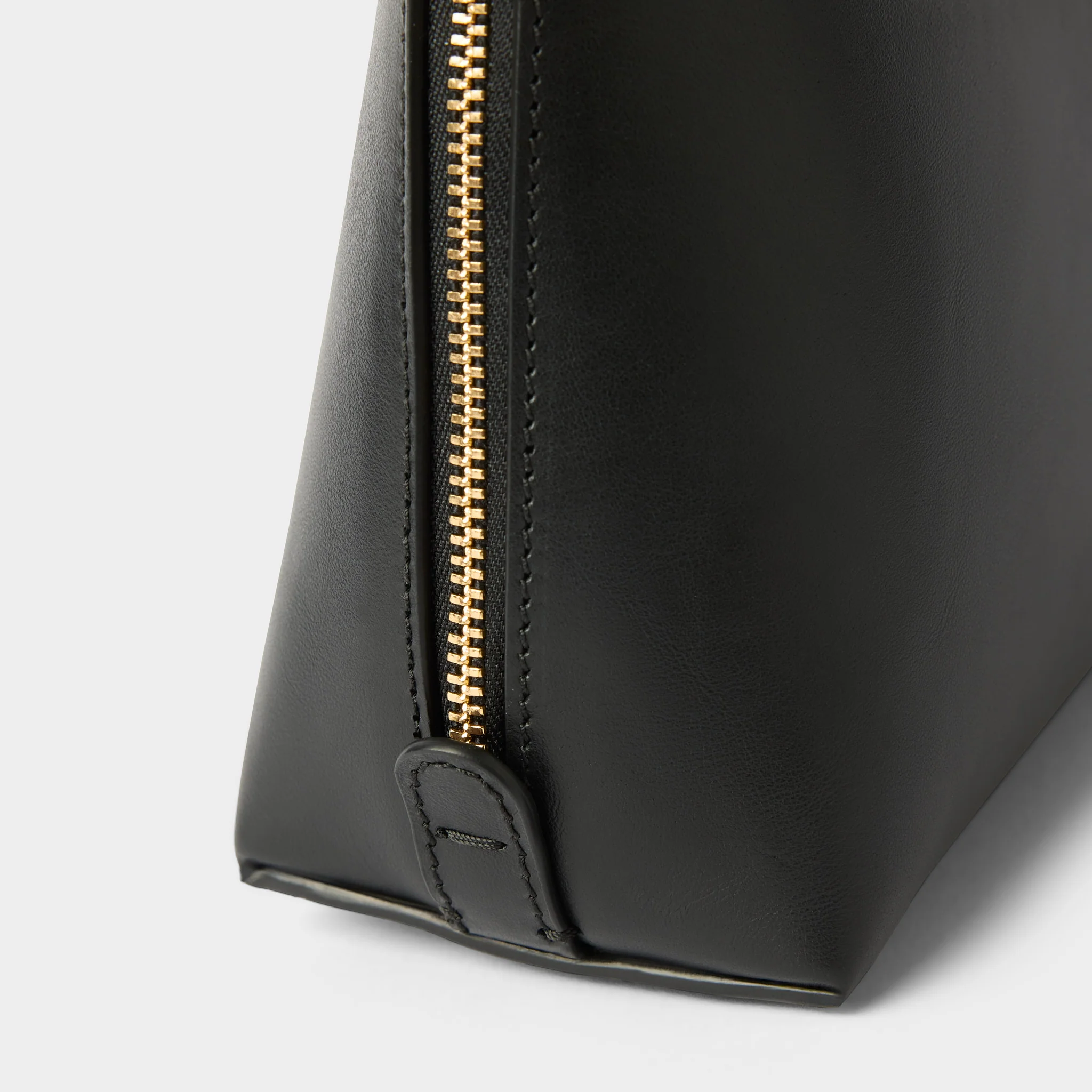 Nappa Leather Toiletry Bag - Image 5