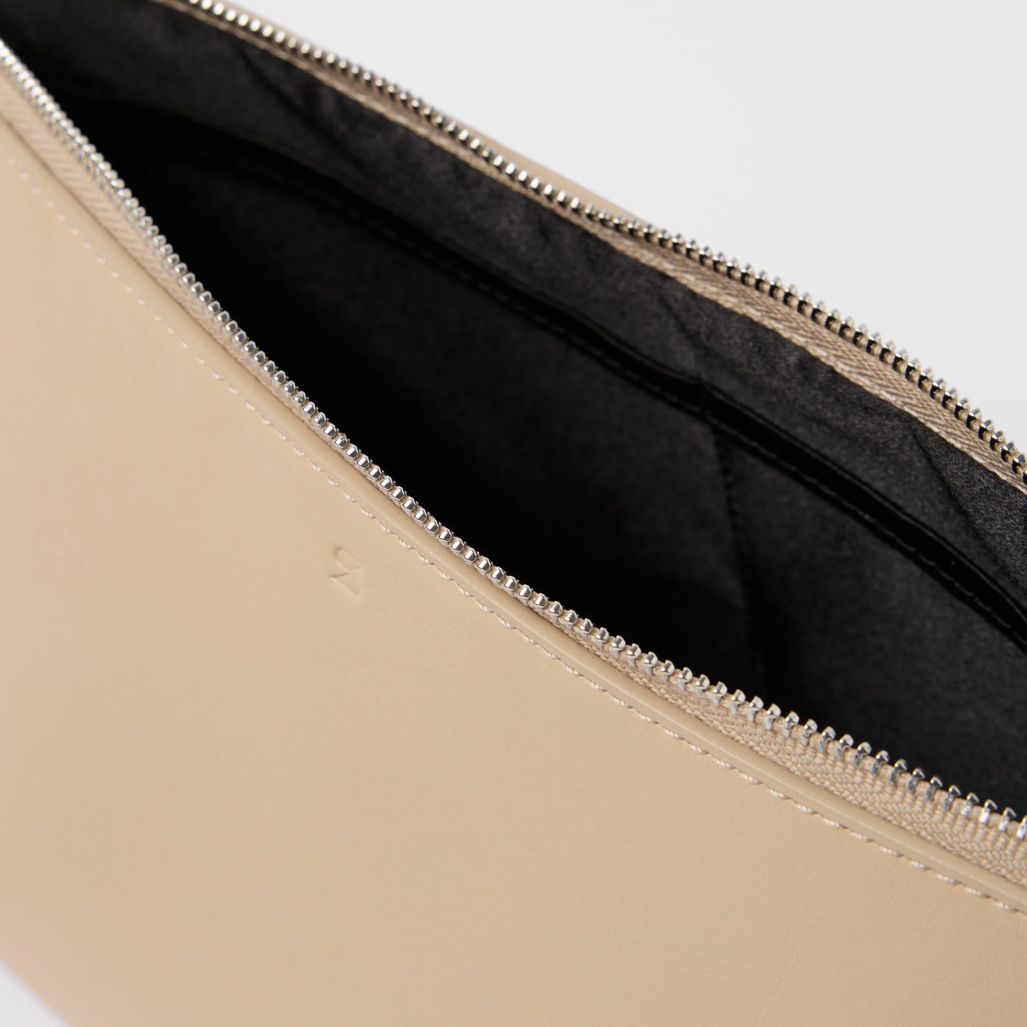 Nappa Leather Toiletry Bag - Image 9
