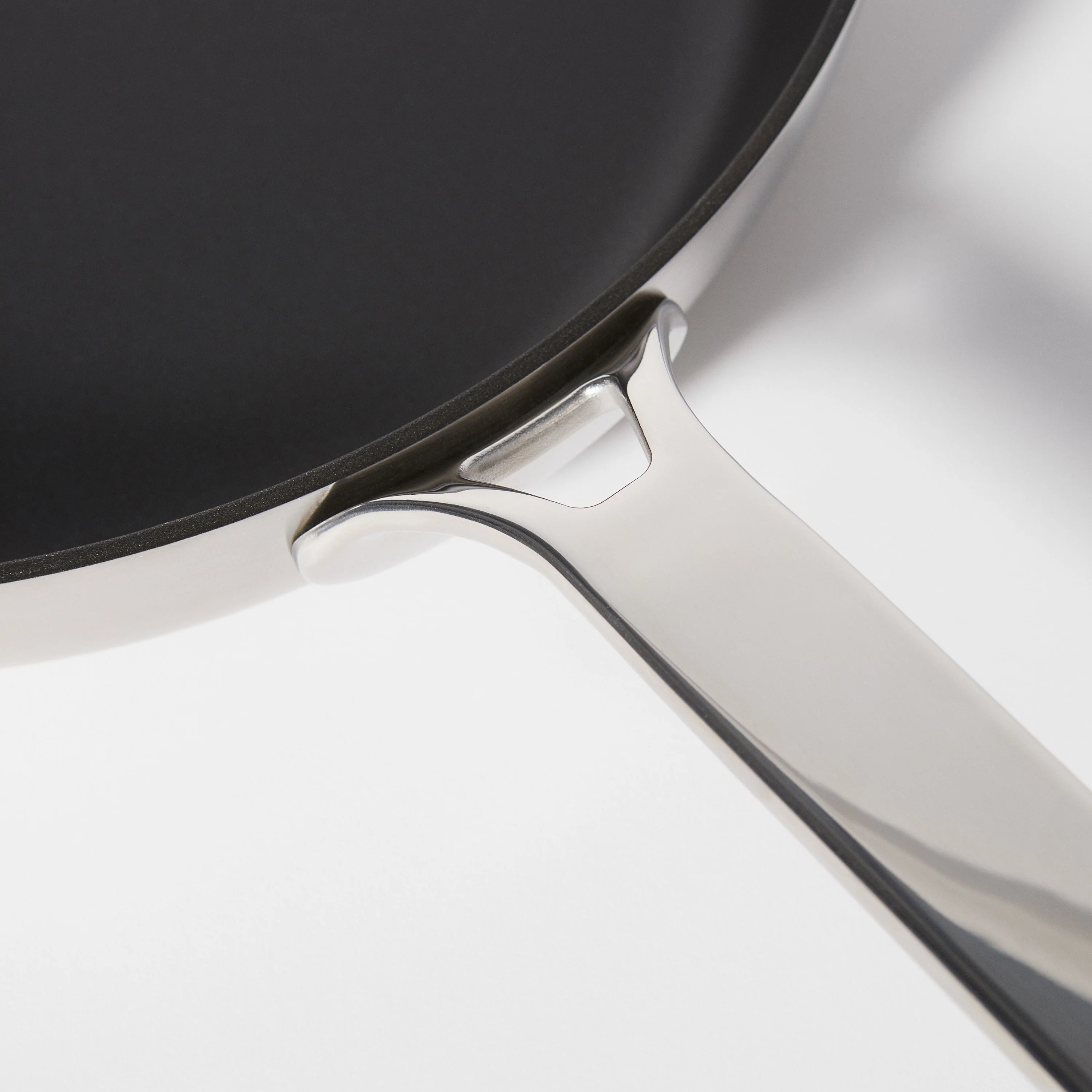 Non-Stick Frying Pan - Image 4