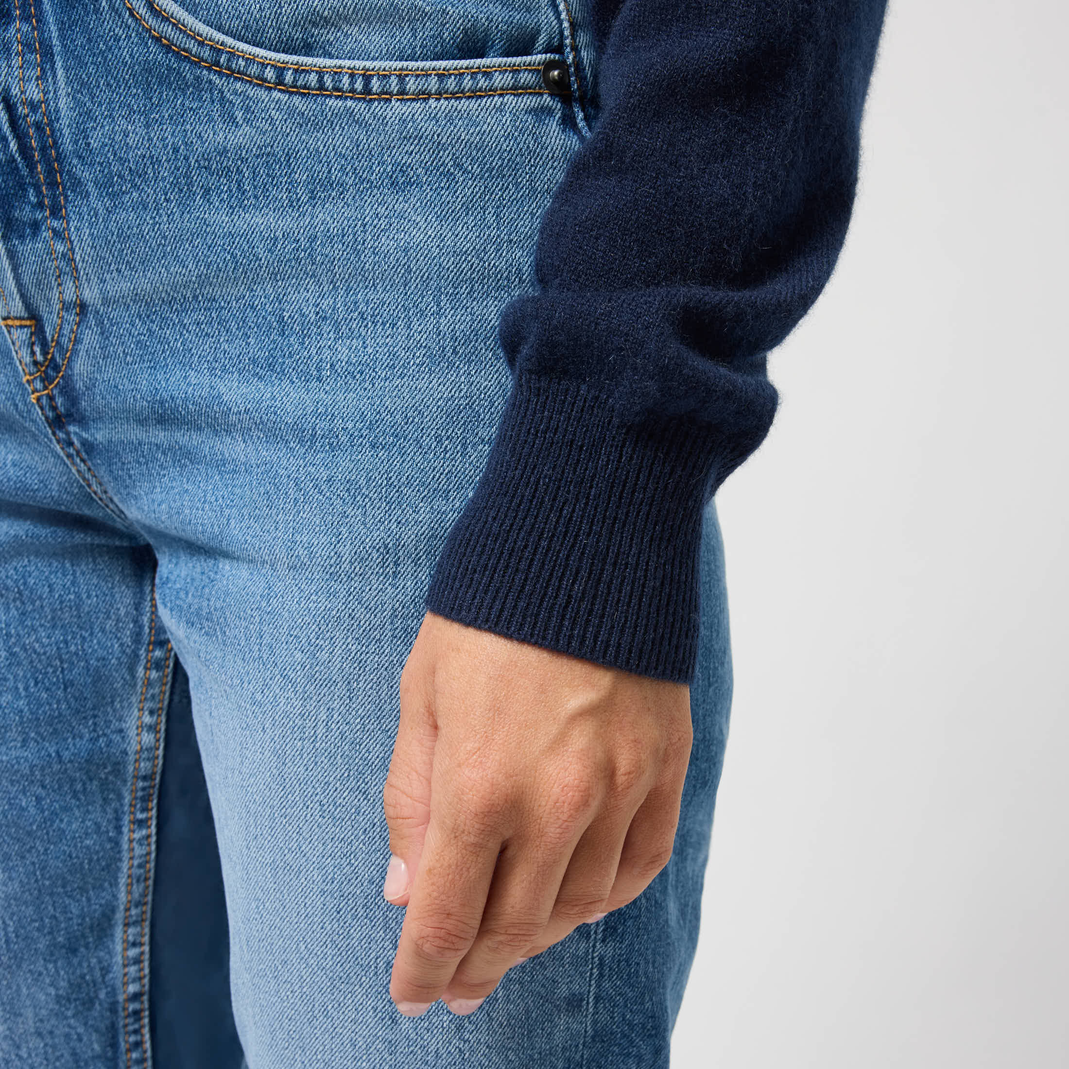 Women's Cashmere Crewneck Sweater - Image 19