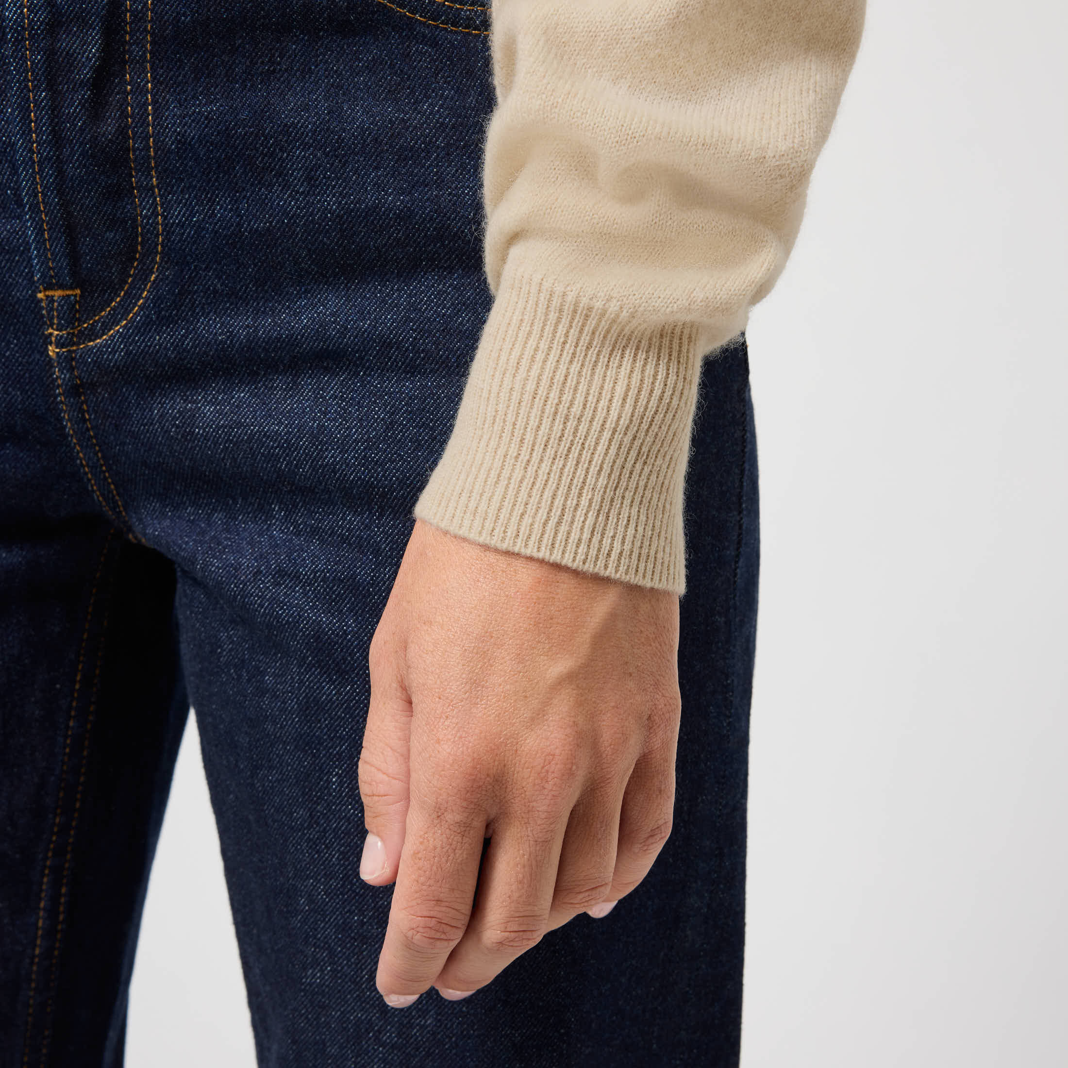 Women's Cashmere Crewneck Sweater - Image 5