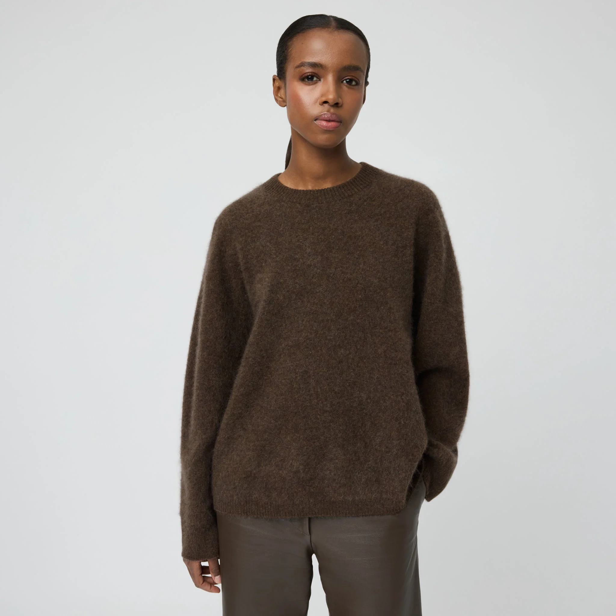 Women's Brushed Cashmere Crewneck Sweater - Image 15