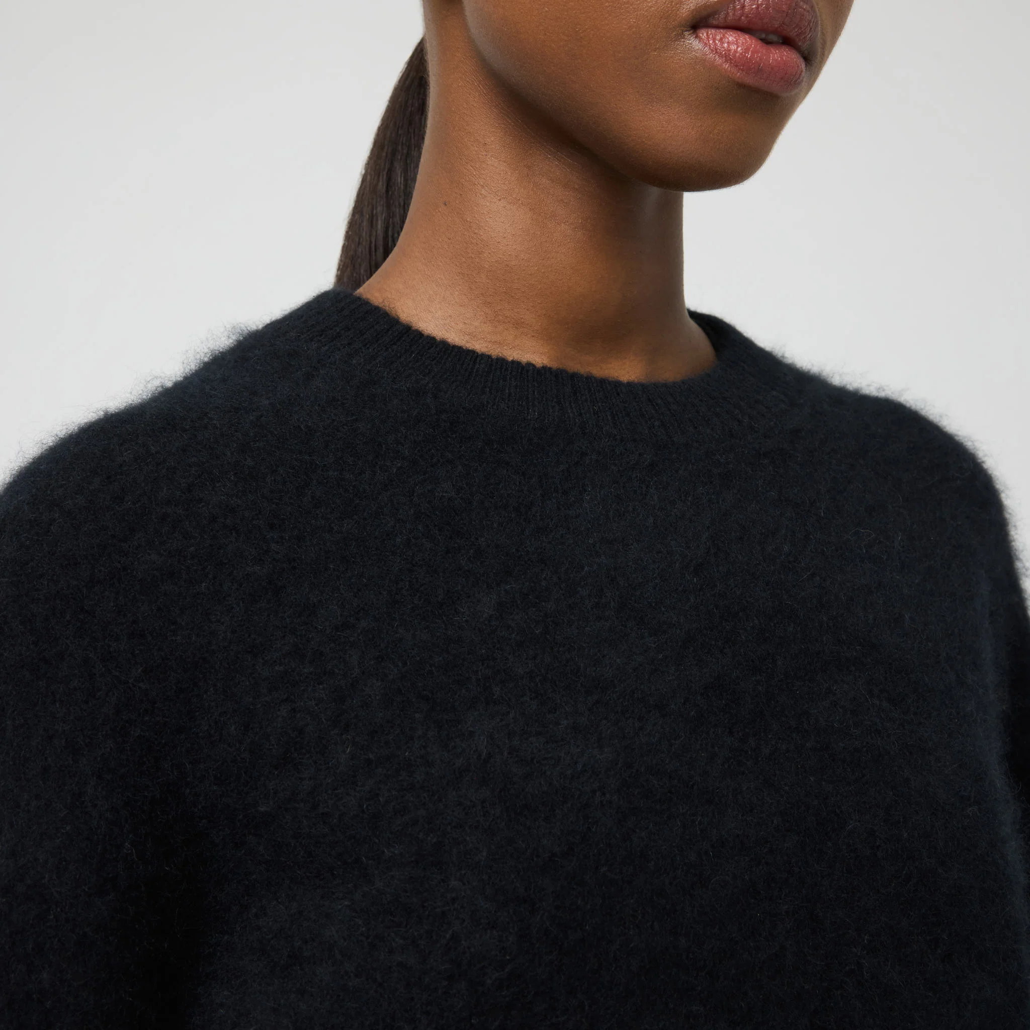 Women's Brushed Cashmere Crewneck Sweater - Image 22