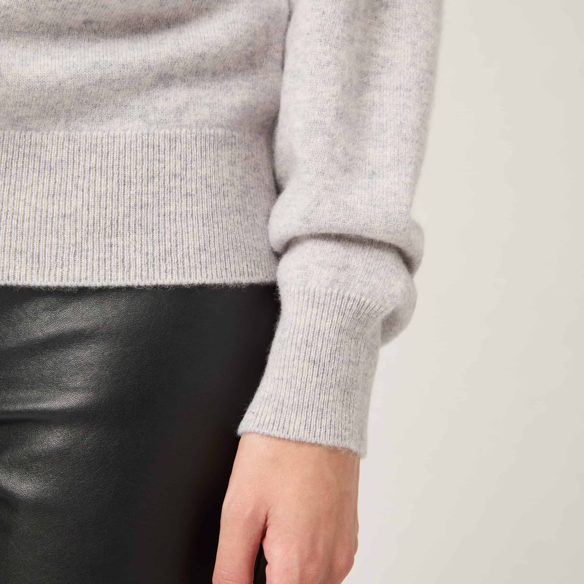 Women's Cashmere Crewneck Sweater - Image 5