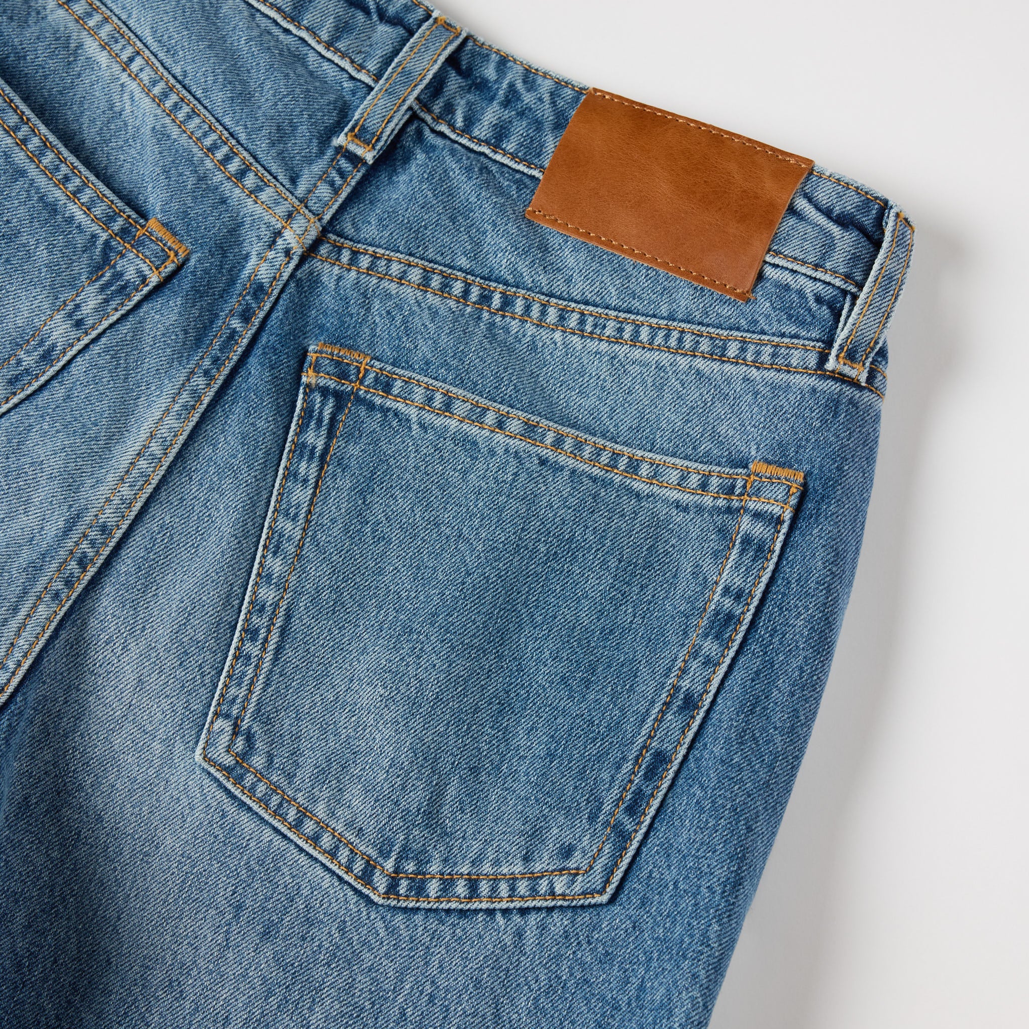 Women's High-Waisted Straight-Leg Denim - Image 10