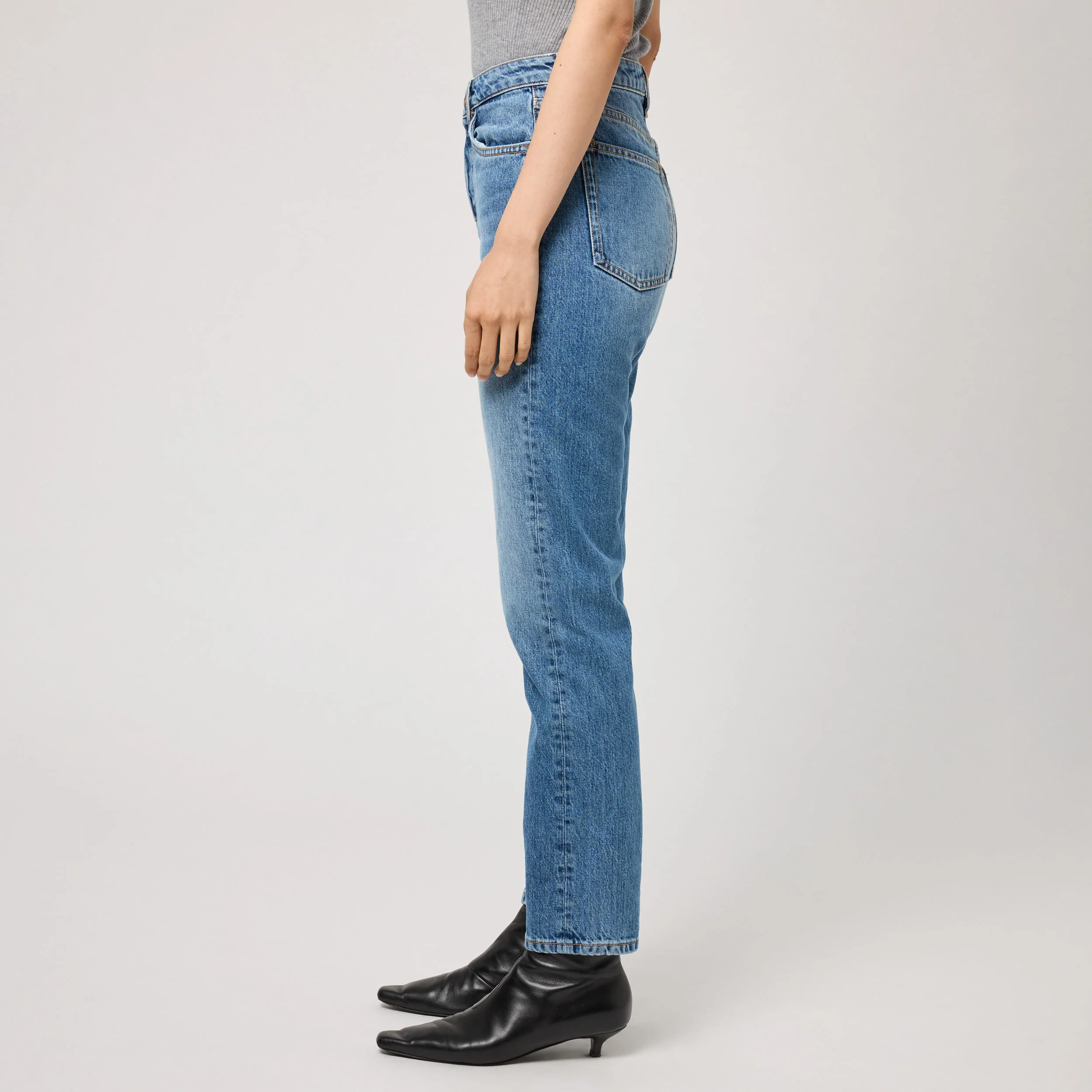 Women's High-Waisted Straight-Leg Denim - Image 4