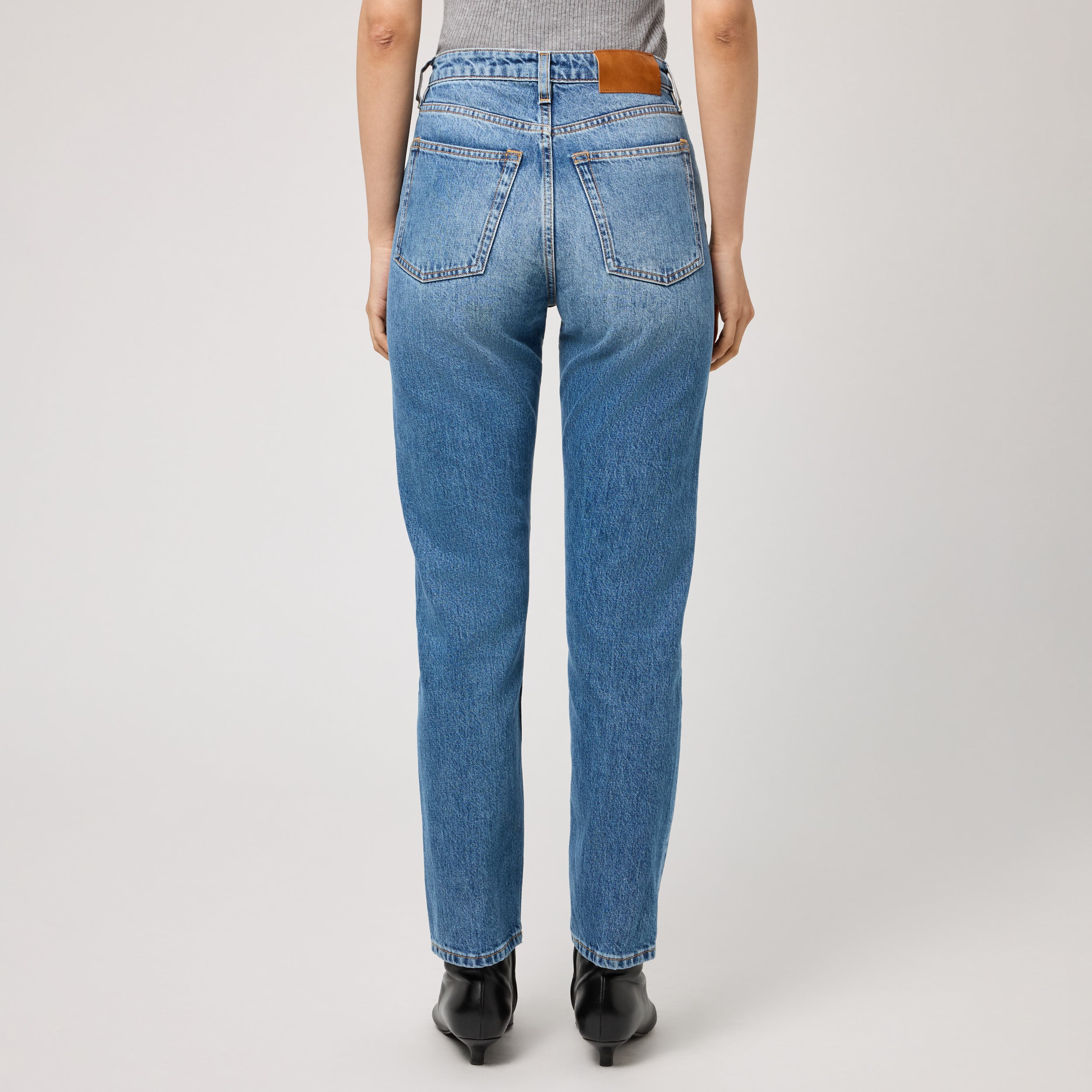 Women's High-Waisted Straight-Leg Denim - Image 5