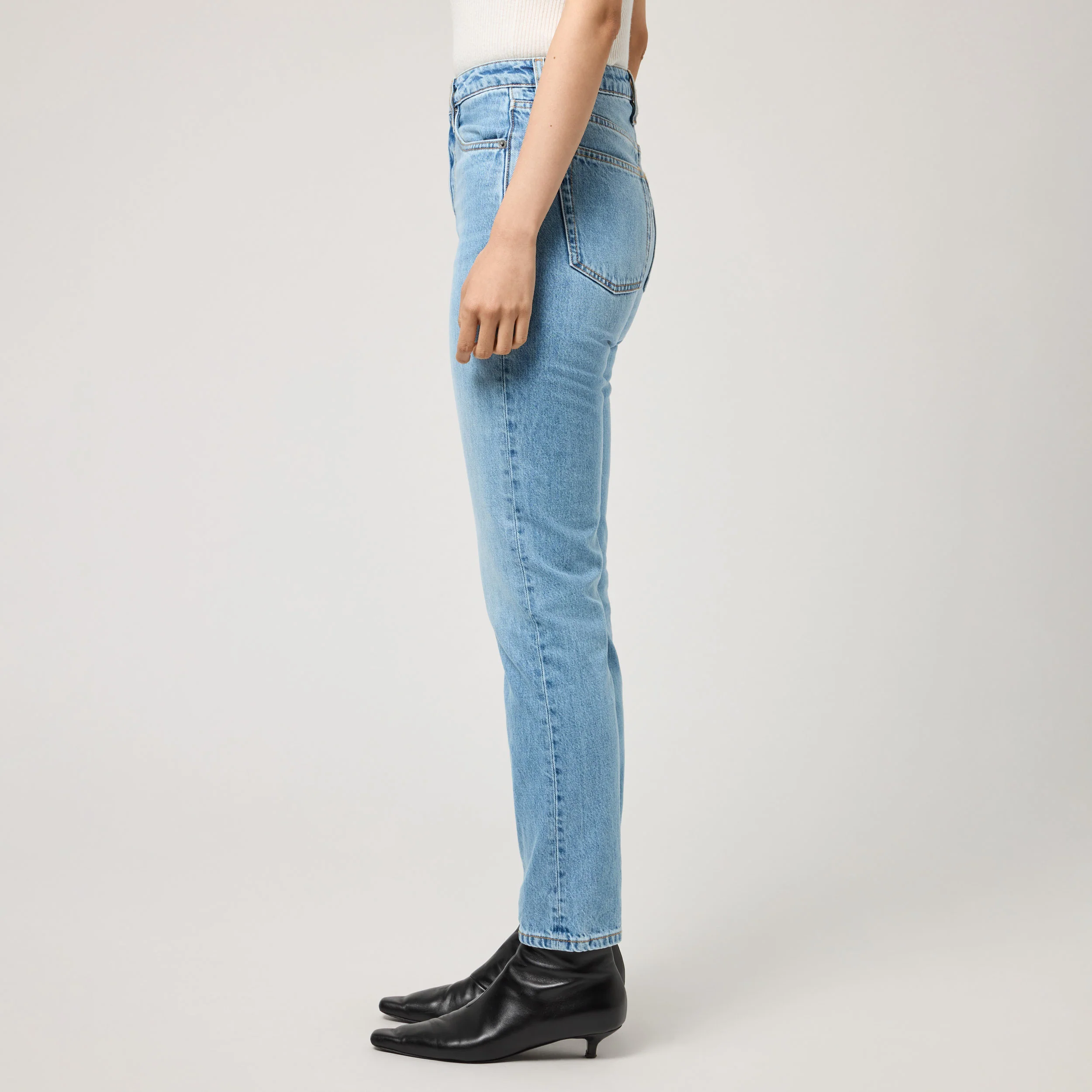 Women's High-Waisted Straight-Leg Denim - Image 4