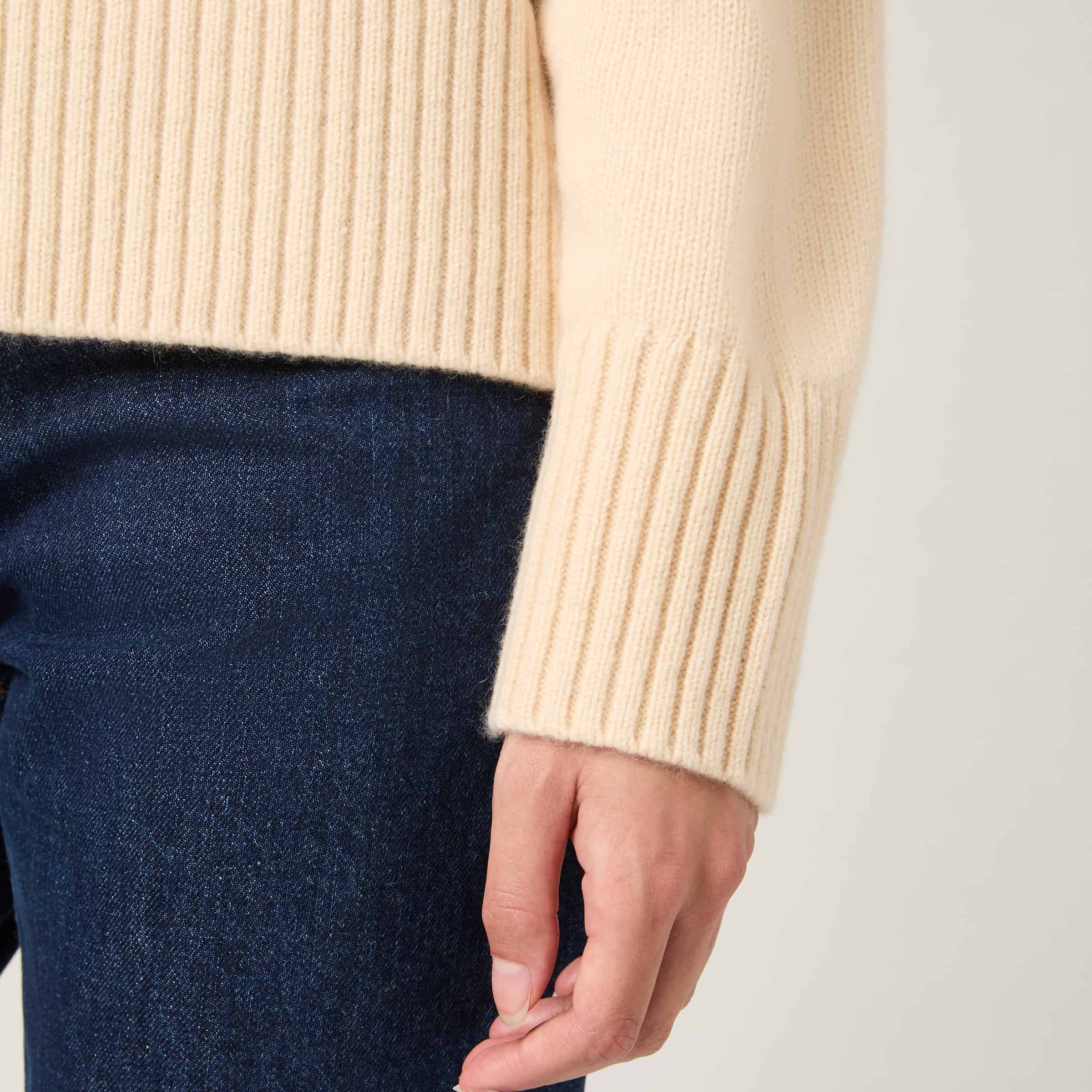 Women's Relaxed Cashmere Crewneck - Image 15