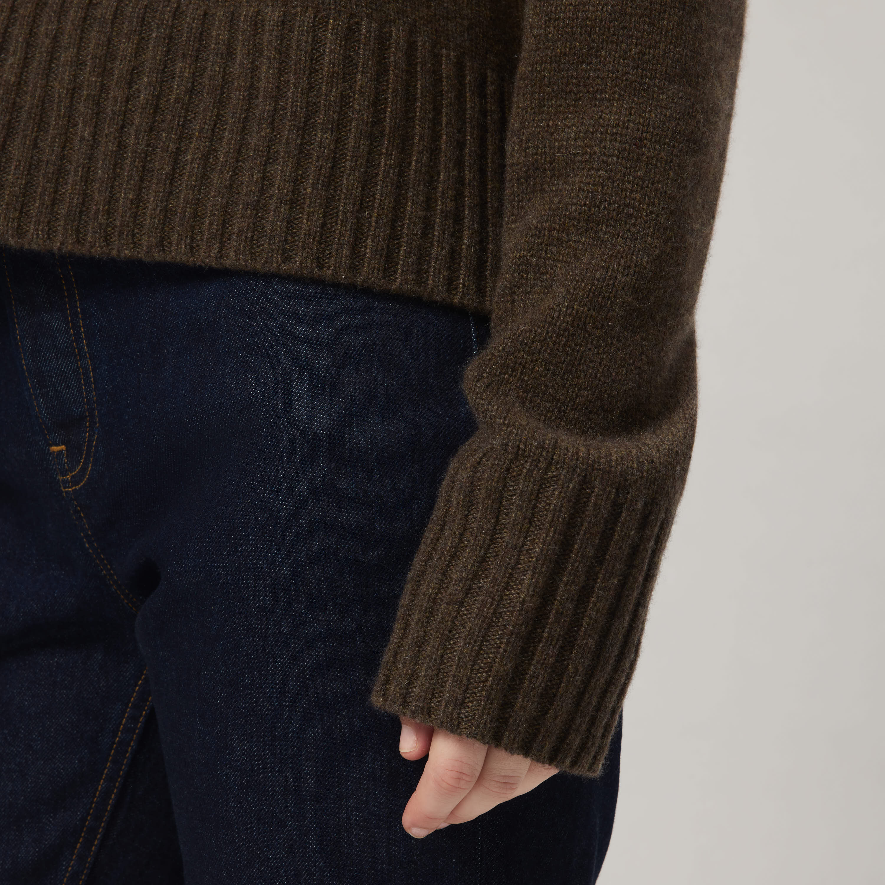 Women's Relaxed Cashmere Crewneck - Image 13