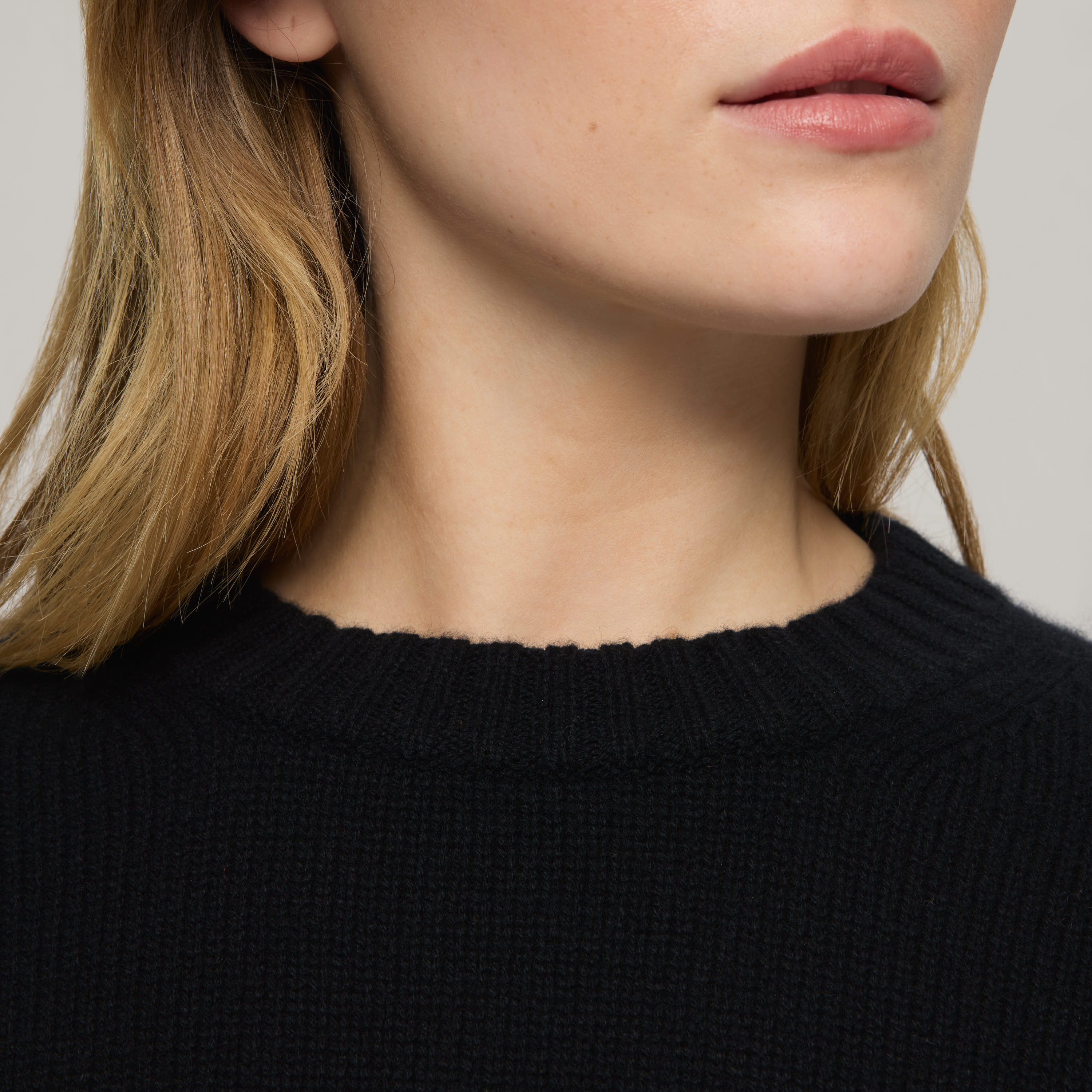 Women's Relaxed Cashmere Crewneck - Image 22