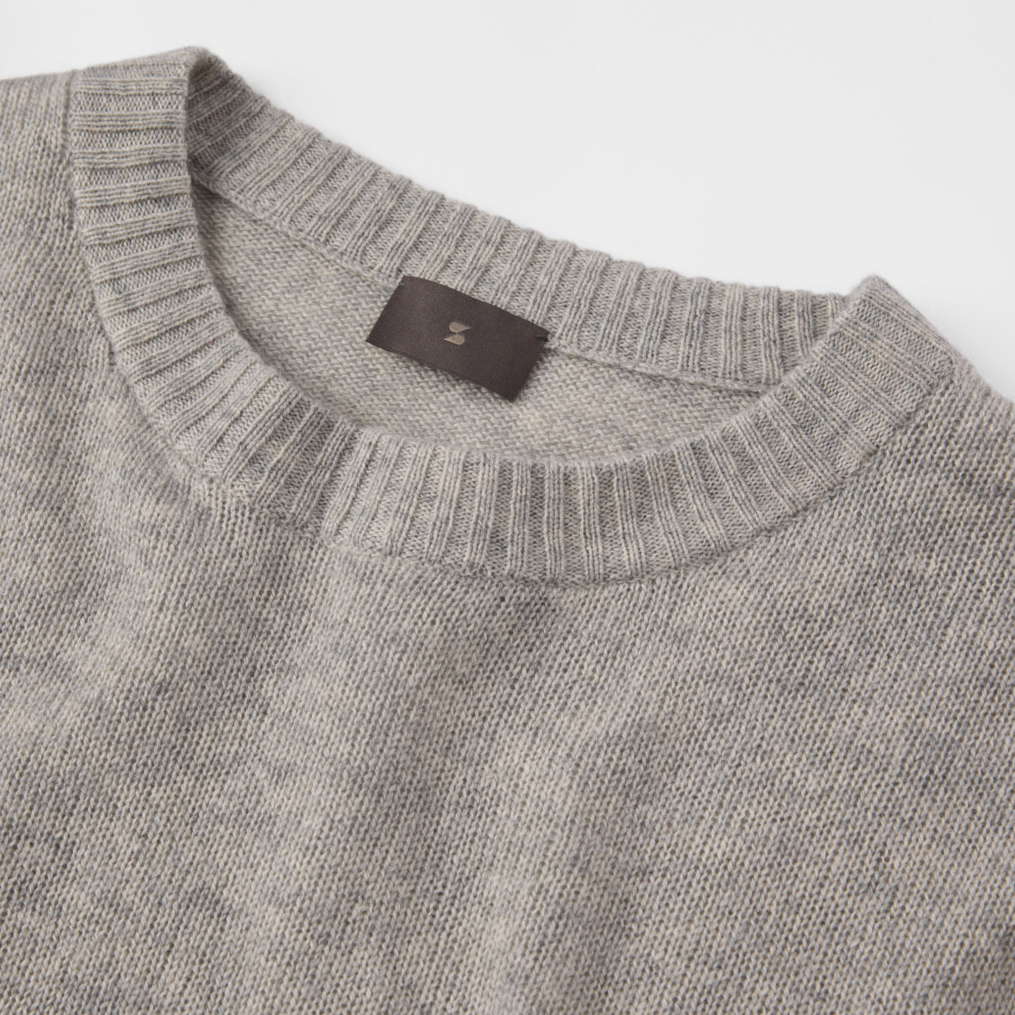Women's Relaxed Silk-Cashmere Sweater - Image 6