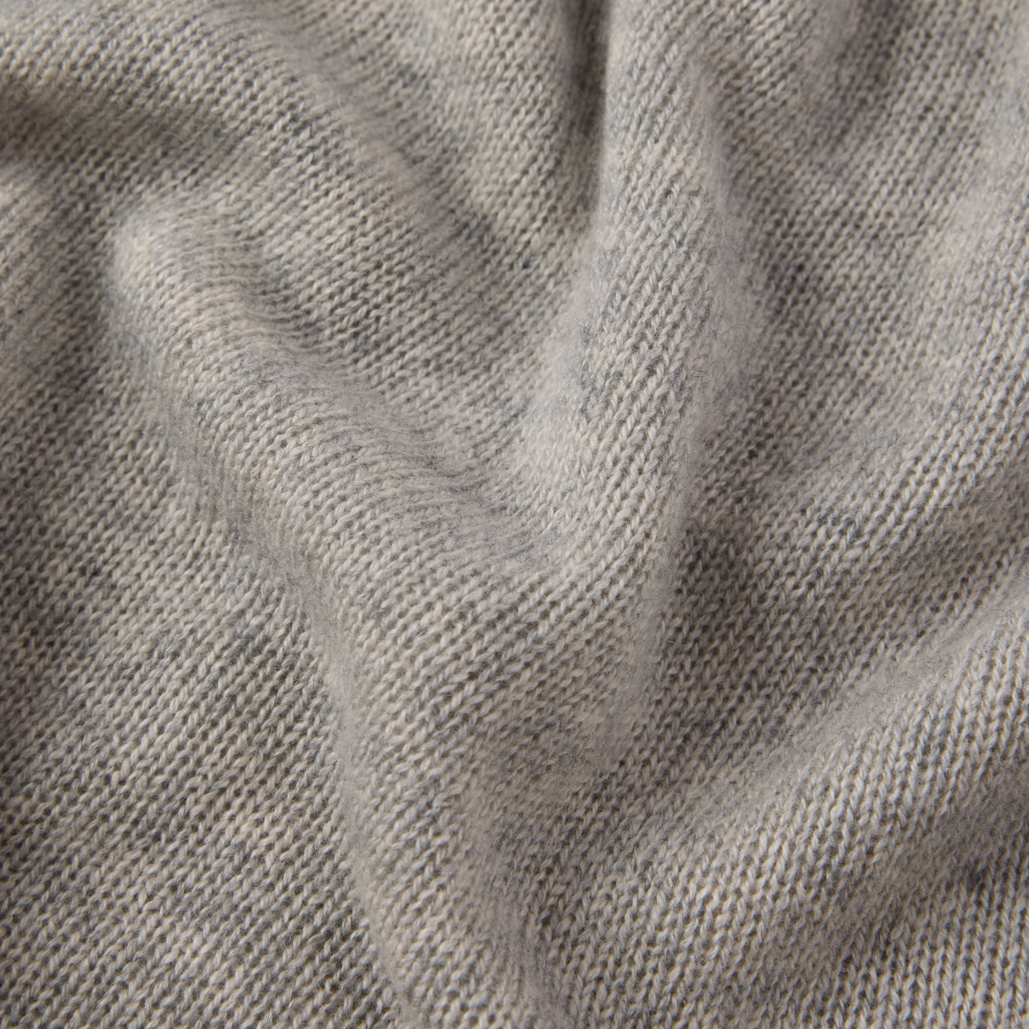 Women's Relaxed Silk-Cashmere Sweater - Image 7